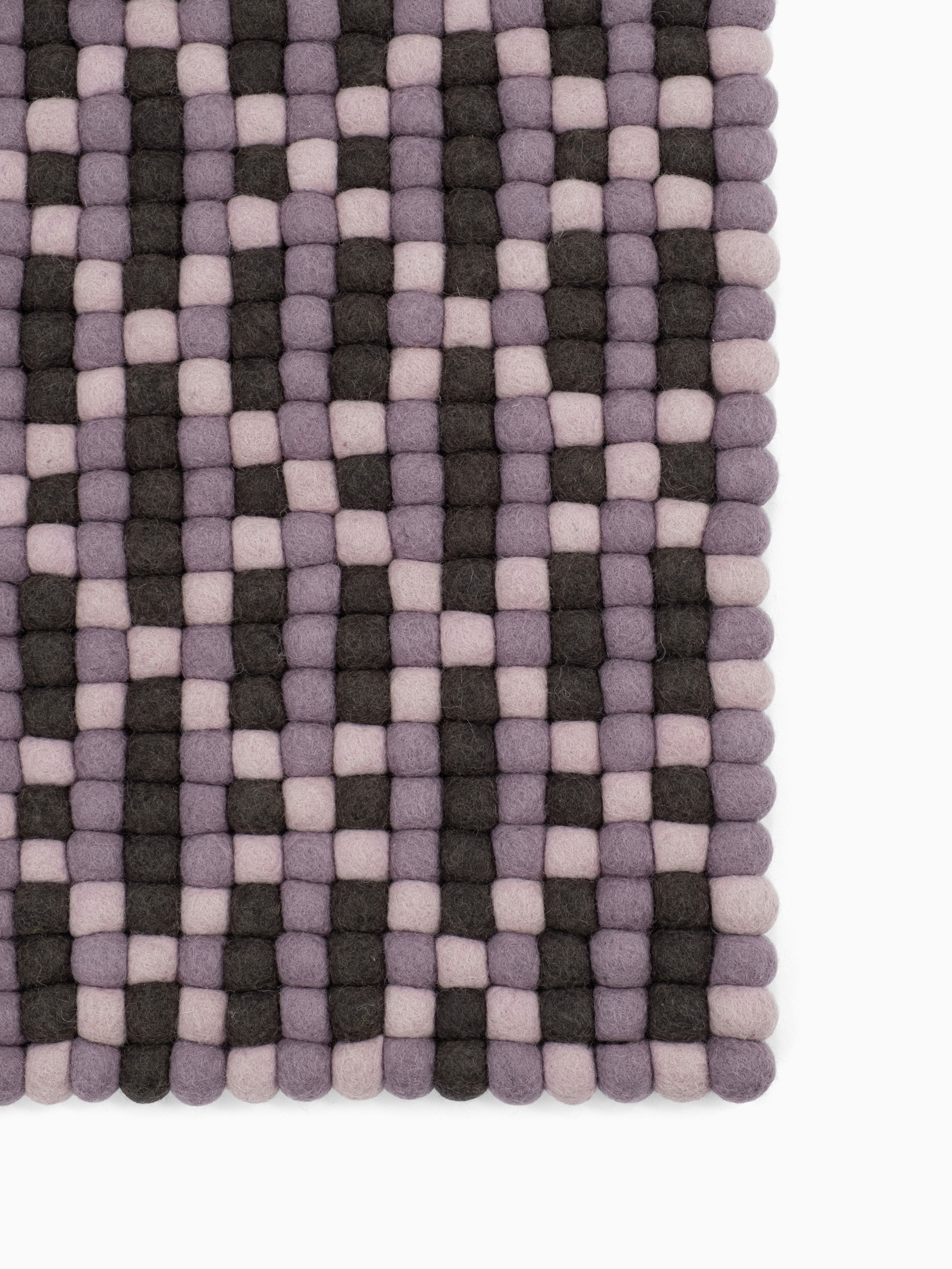 myfelt Maria Filzkugelteppich Flieder rechteckig 70 x 100 cm