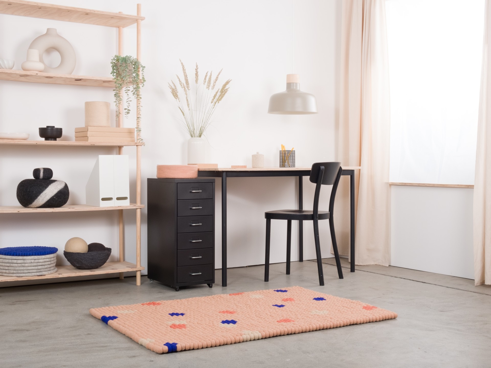 myfelt Terra Rose Filzkugelteppich - 120x170 cm