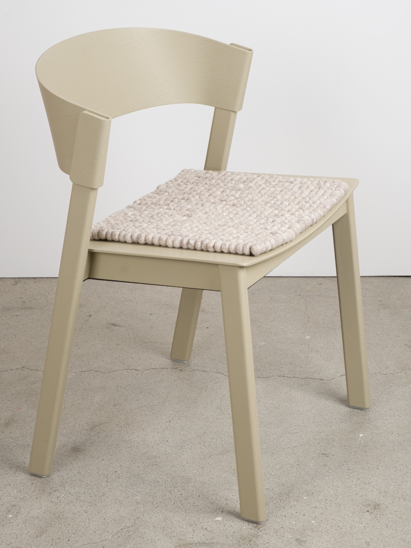 myfelt Bela - Filzkugel Sitzauflage quadratisch