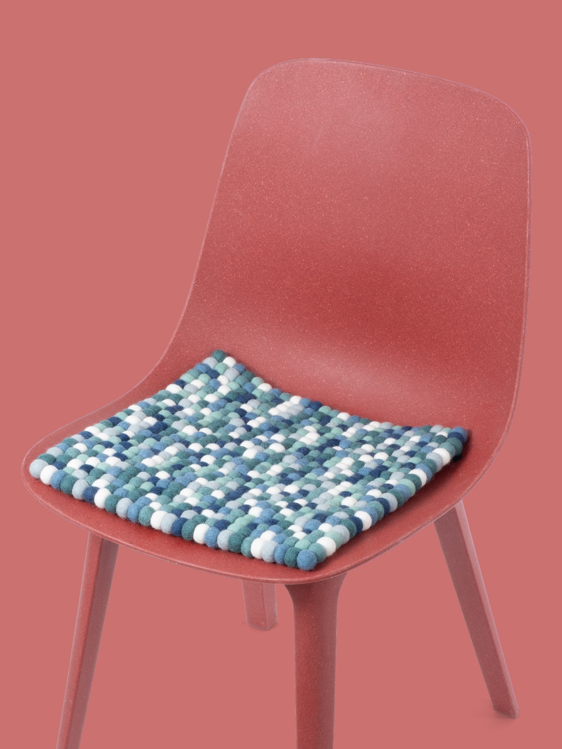 myfelt Mare Filzkugel-Sitzauflage Blau-Türkis-Weiß 36 x 36 cm