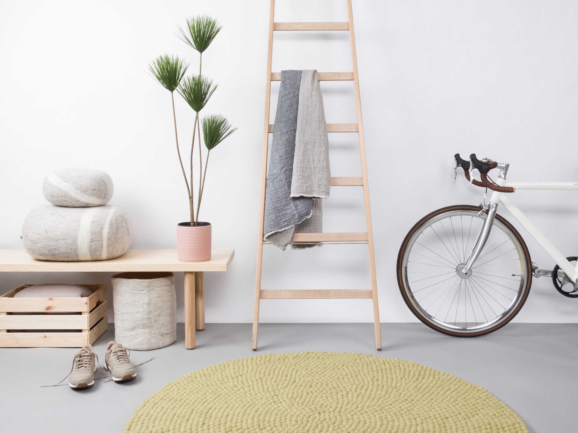 myfelt Pitt Filzkugelteppich Hellgrün rund Ø 50 cm