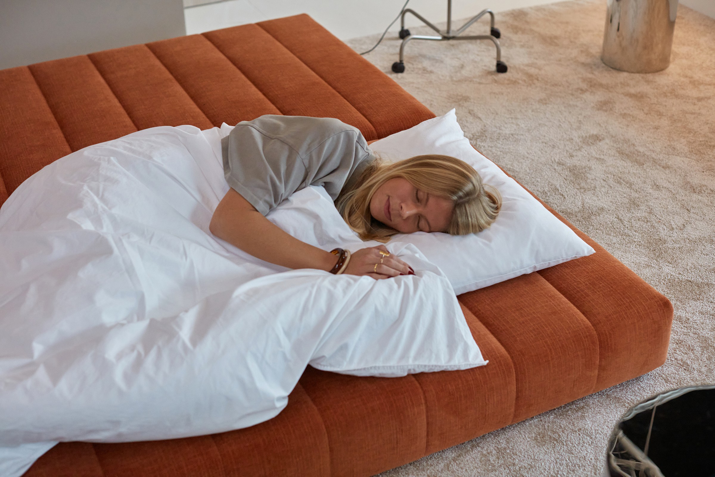 Eck-Schlafsofa CozyPad L-Form mit Armlehne