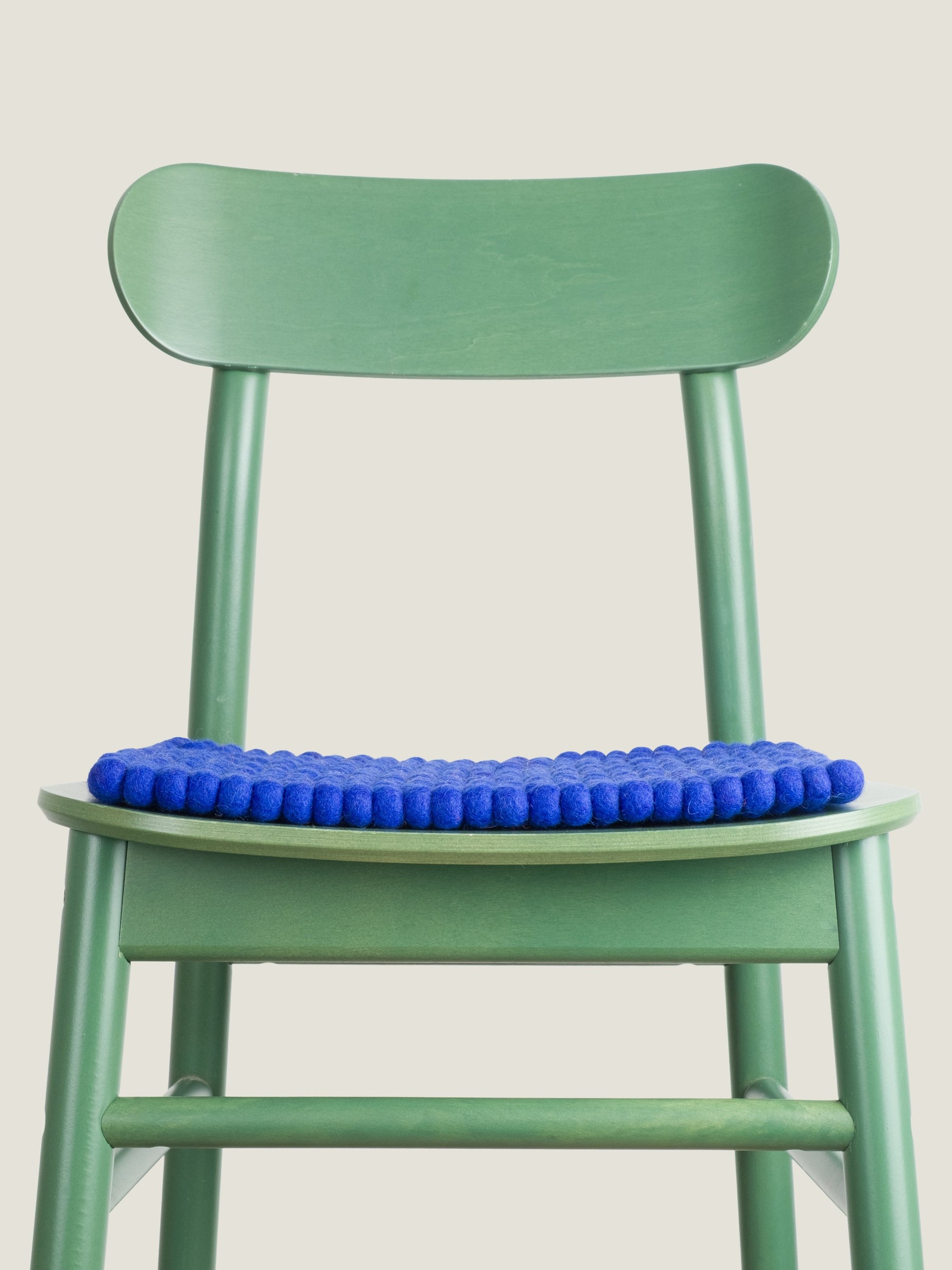 myfelt Isa Filzkugel-Sitzauflage Royalblau 36 x 36 cm