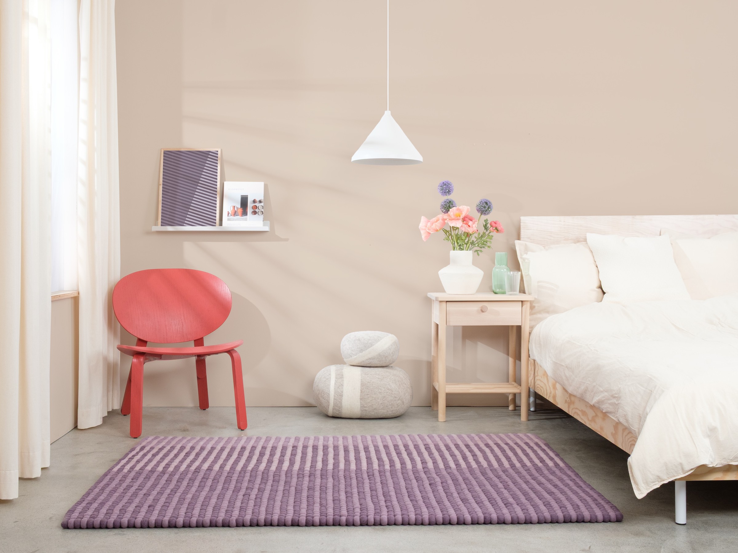 myfelt Fade Filzkugelteppich Flieder rechteckig 70 x 100 cm