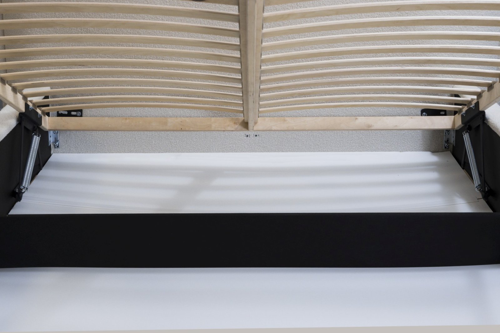 Polsterbett Renoa Boucle 160x200 mit Metallrahmen Quelle 03