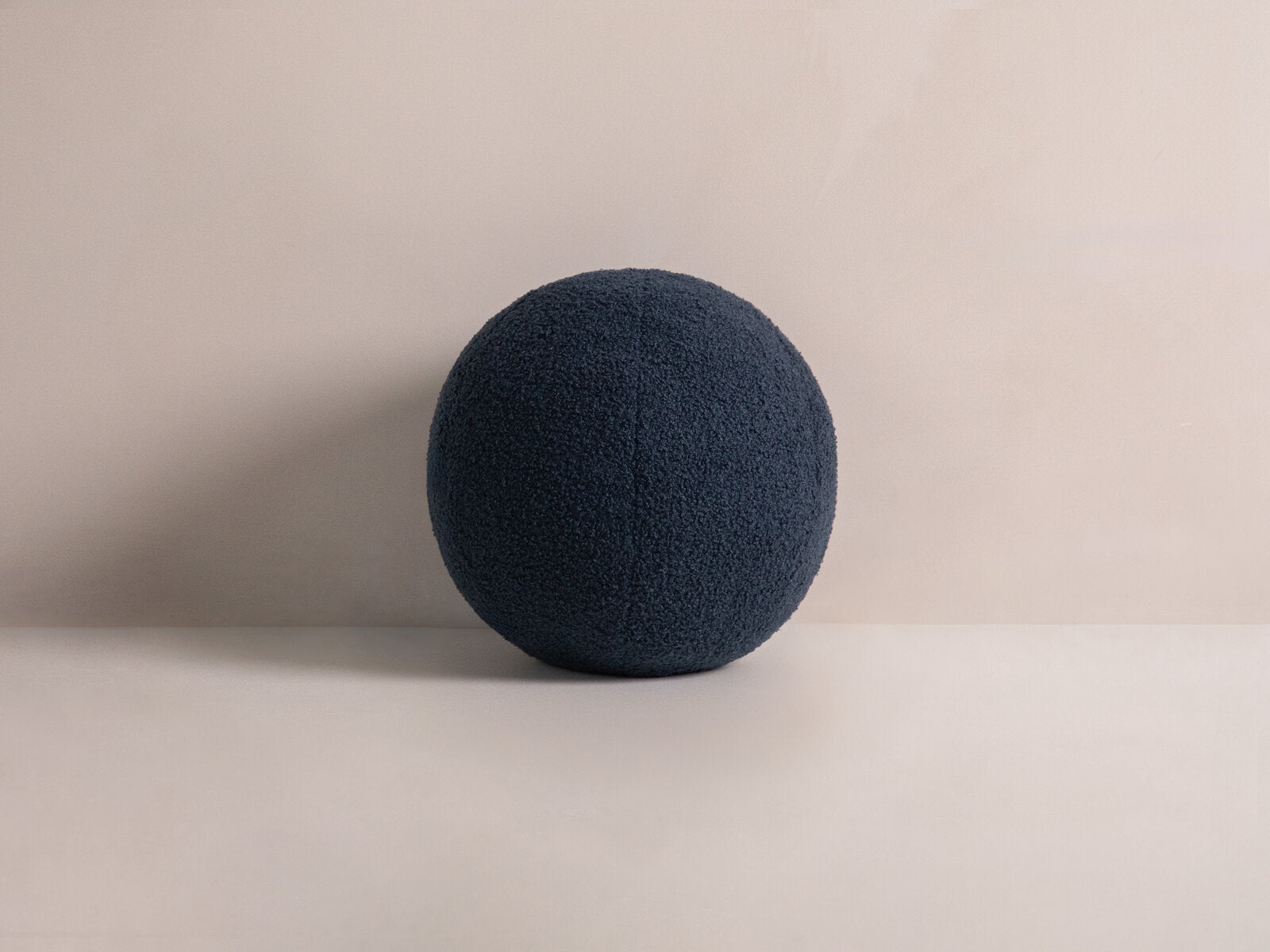 Micadoni Kissen Ball Boucle Dunkelblau
