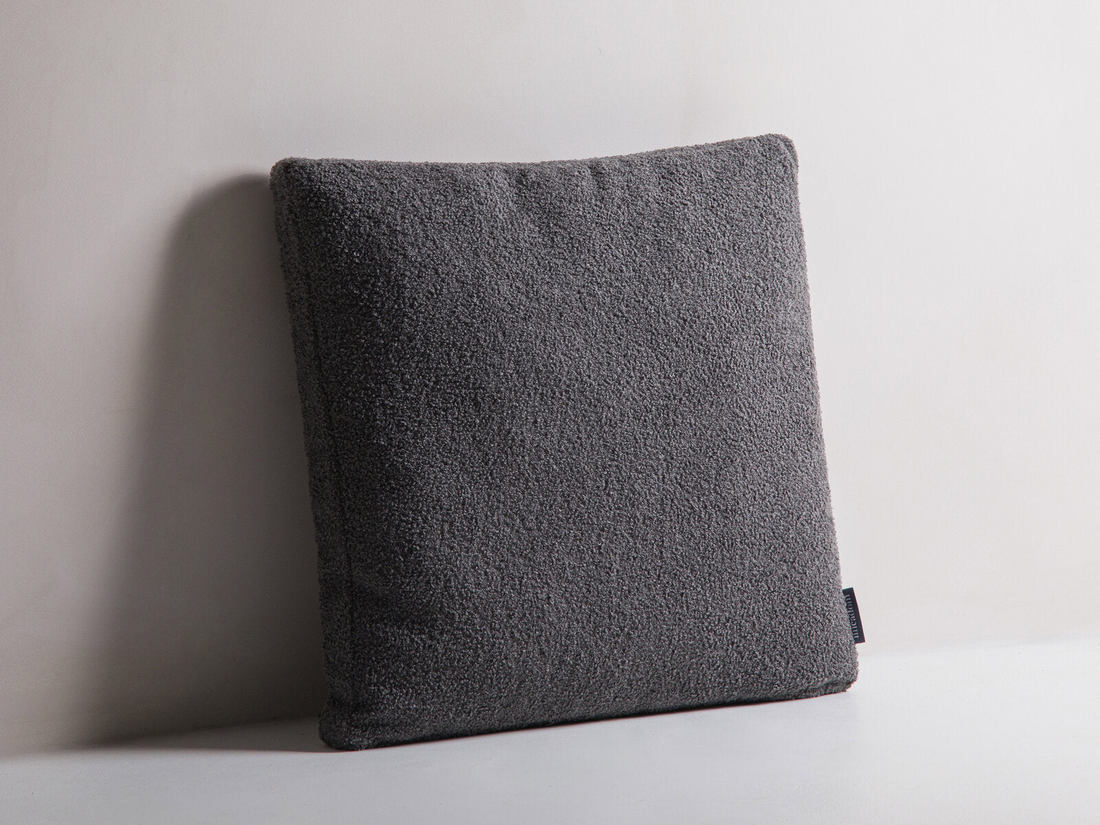Micadoni Kissen Mono Boucle Grau