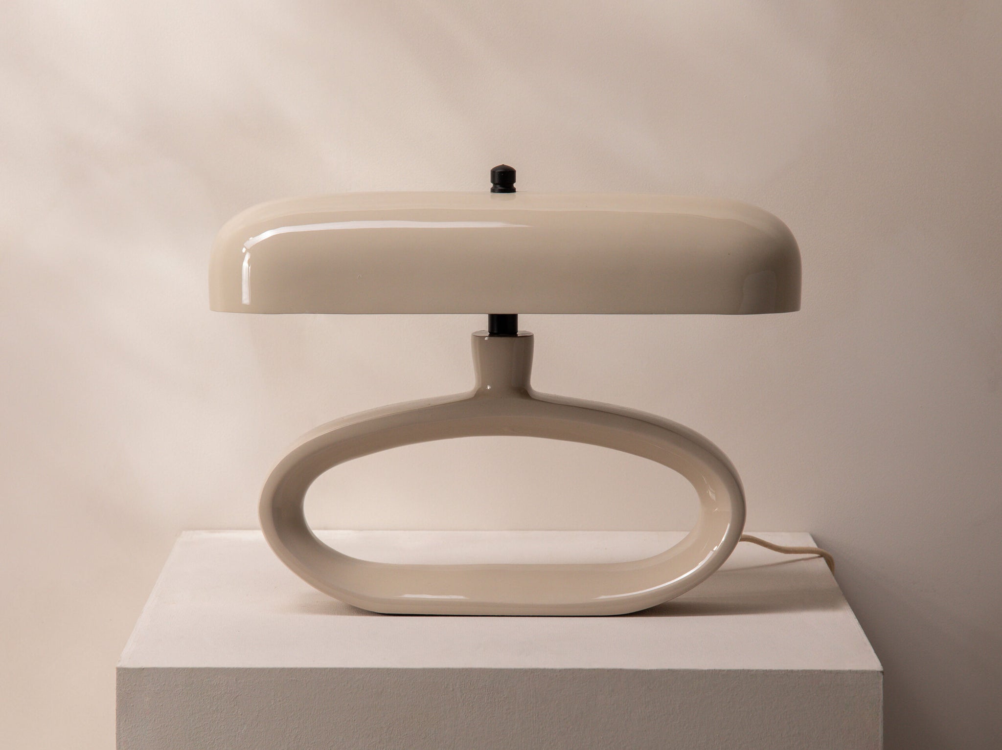 Micadoni Iris Tischlampe Metal Beige