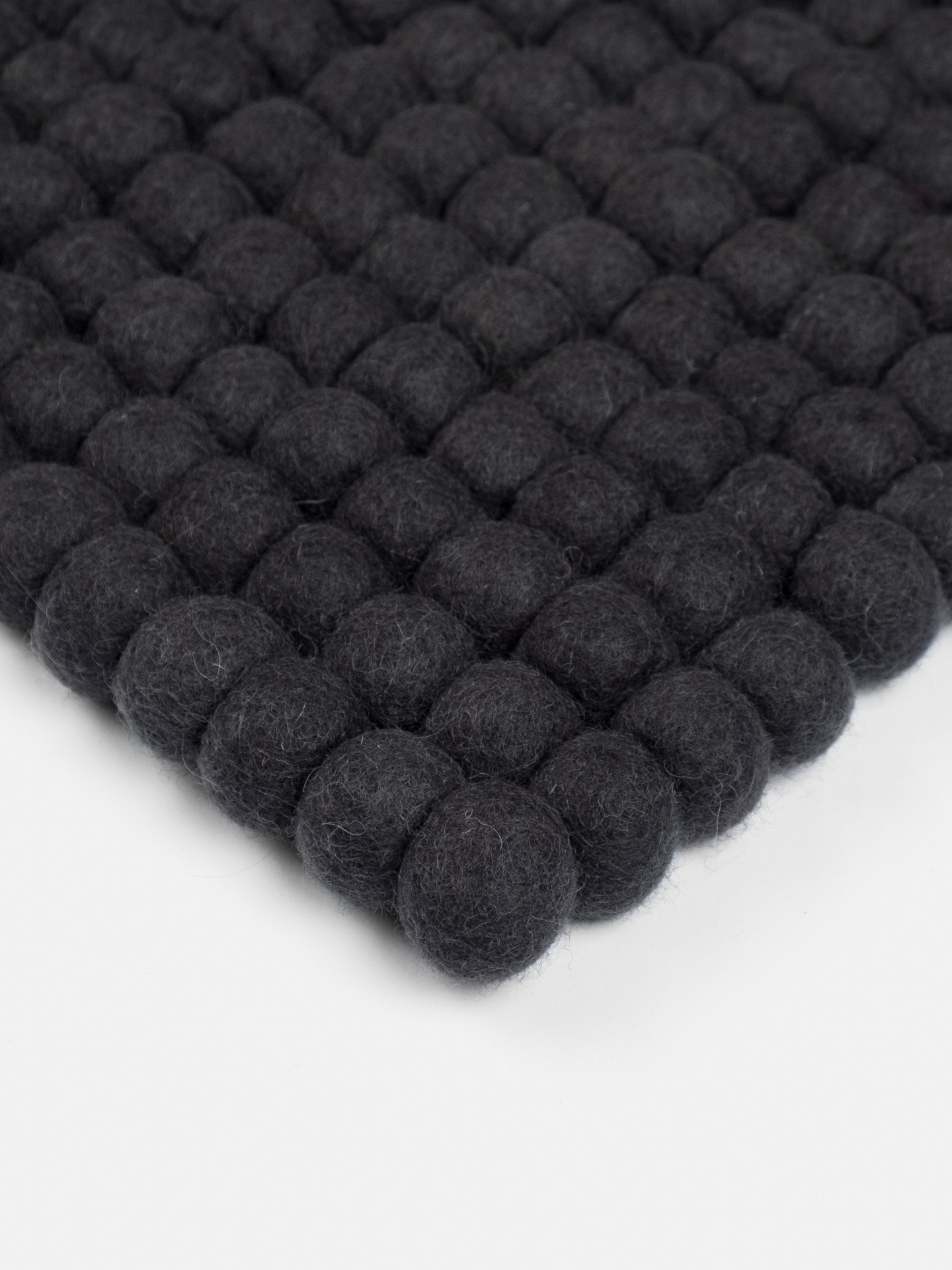 myfelt Kuno Filzkugelteppich - 50x70 cm