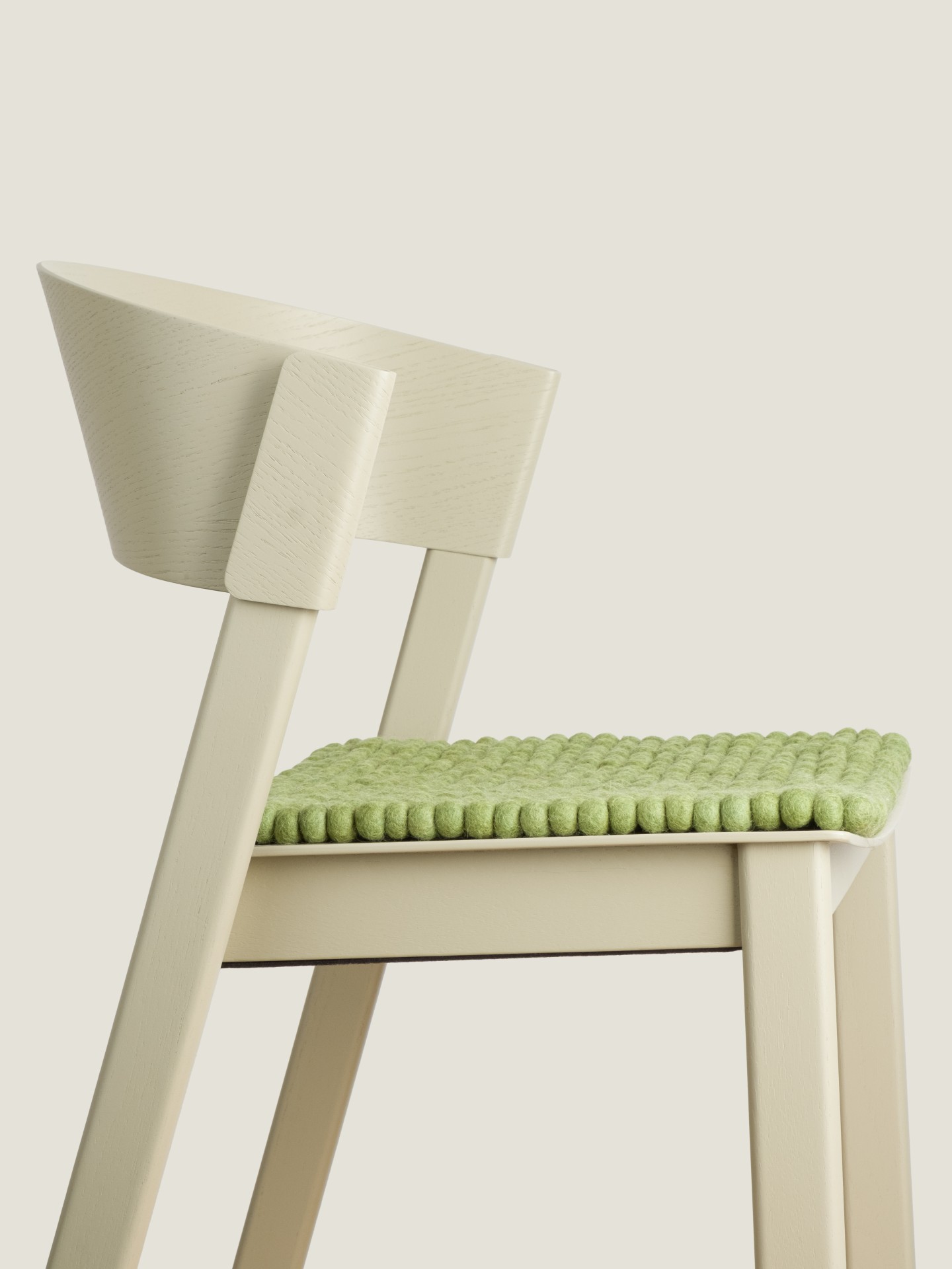 myfelt Kaspar - Filzkugel Sitzauflage quadratisch