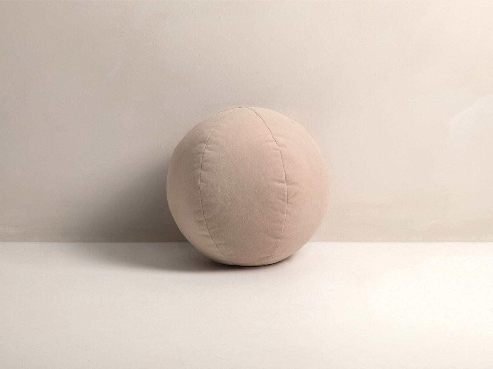 Micadoni Kissen Ball Samt Beige