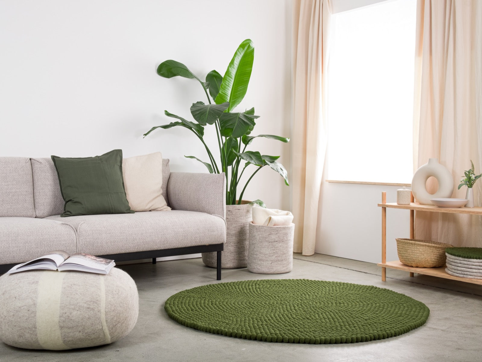 myfelt Jost Filzkugelteppich Tannengrün rund Ø 50 cm