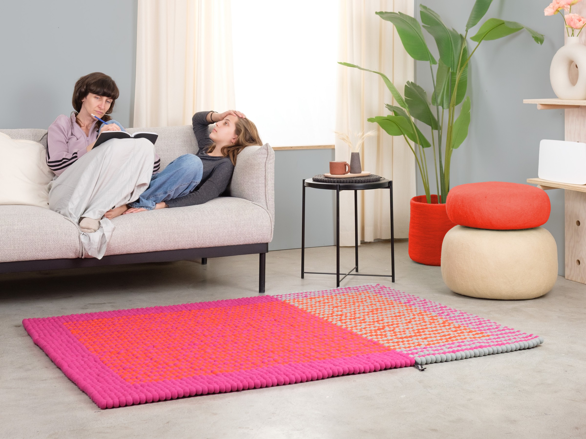 myfelt Tahiti Filzkugelteppich Koralle rechteckig 70 x 100 cm
