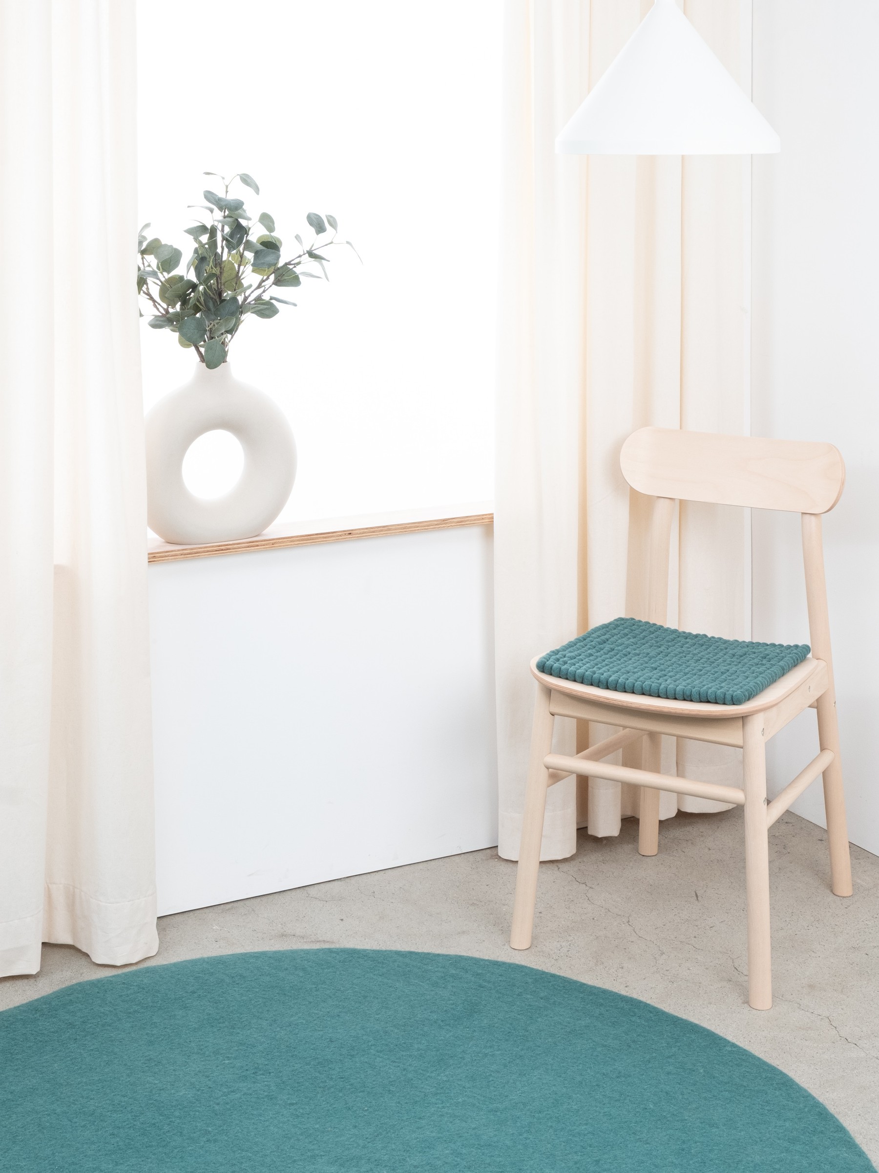 myfelt Noah Filzkugel-Sitzauflage Petrol 36 x 36 cm