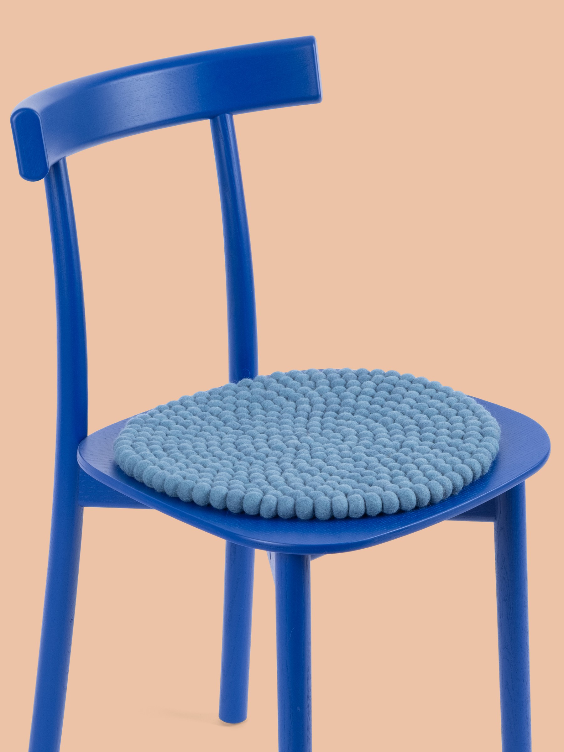 myfelt Nilo Filzkugel-Sitzauflage Blau Ø 36 cm