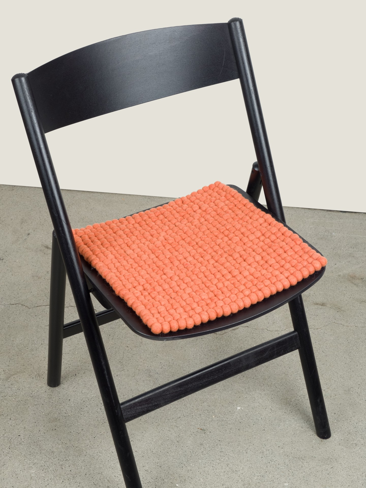 myfelt Lea - Filzkugel Sitzauflage quadratisch