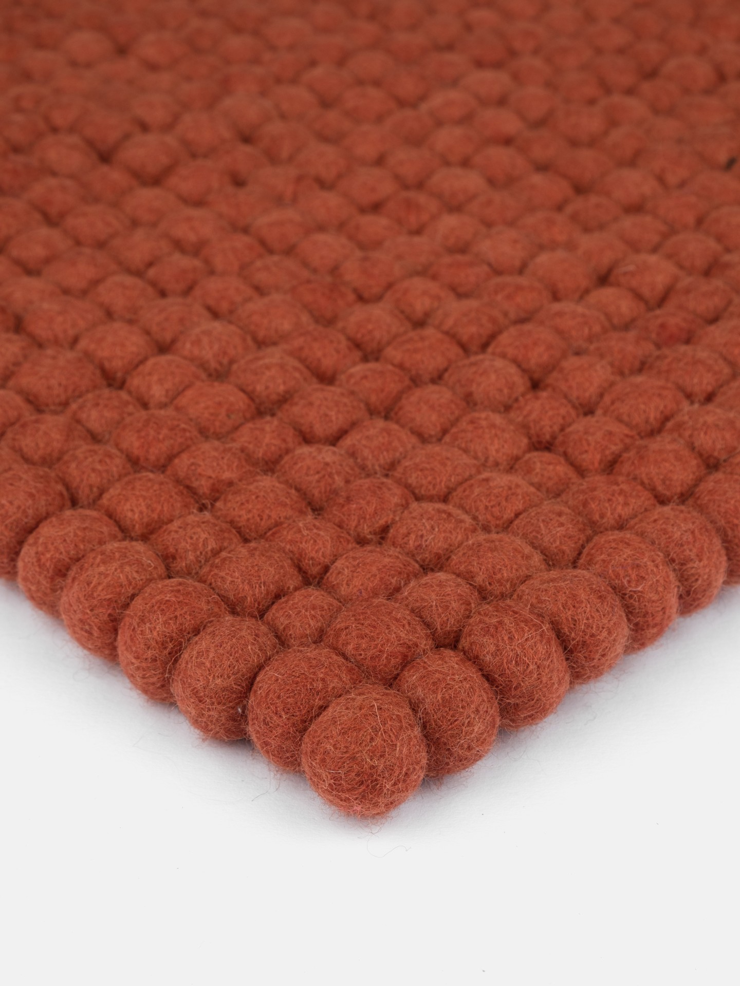 myfelt Lora - Filzkugel Sitzauflage quadratisch