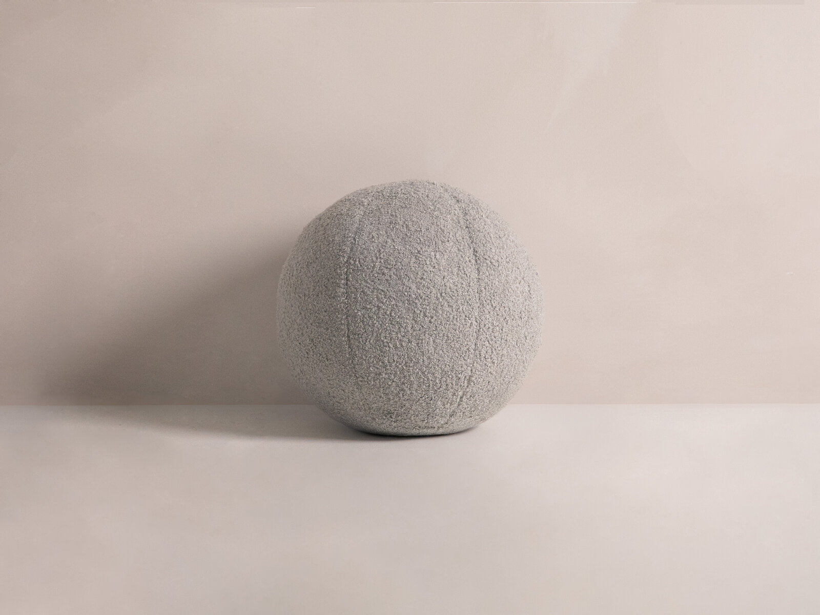 Micadoni Kissen Ball Boucle Hellgrau