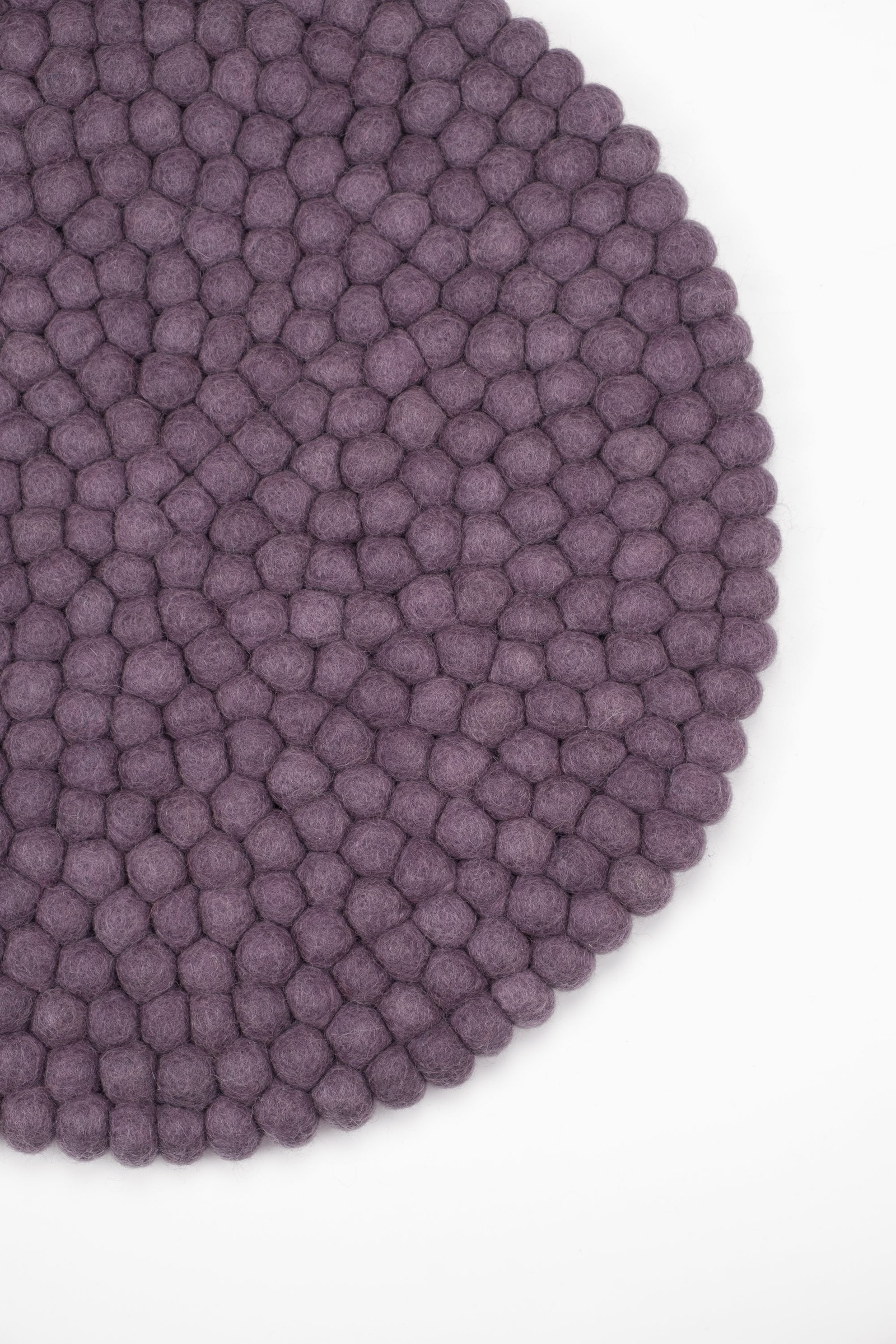 myfelt Frida Filzkugel-Sitzauflage Violett Ø 36 cm