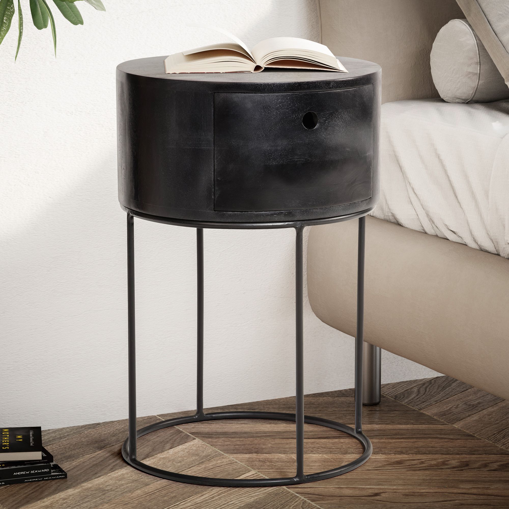 Nachttisch Hamnvik Massivholz Schwarz Ø 40 cm