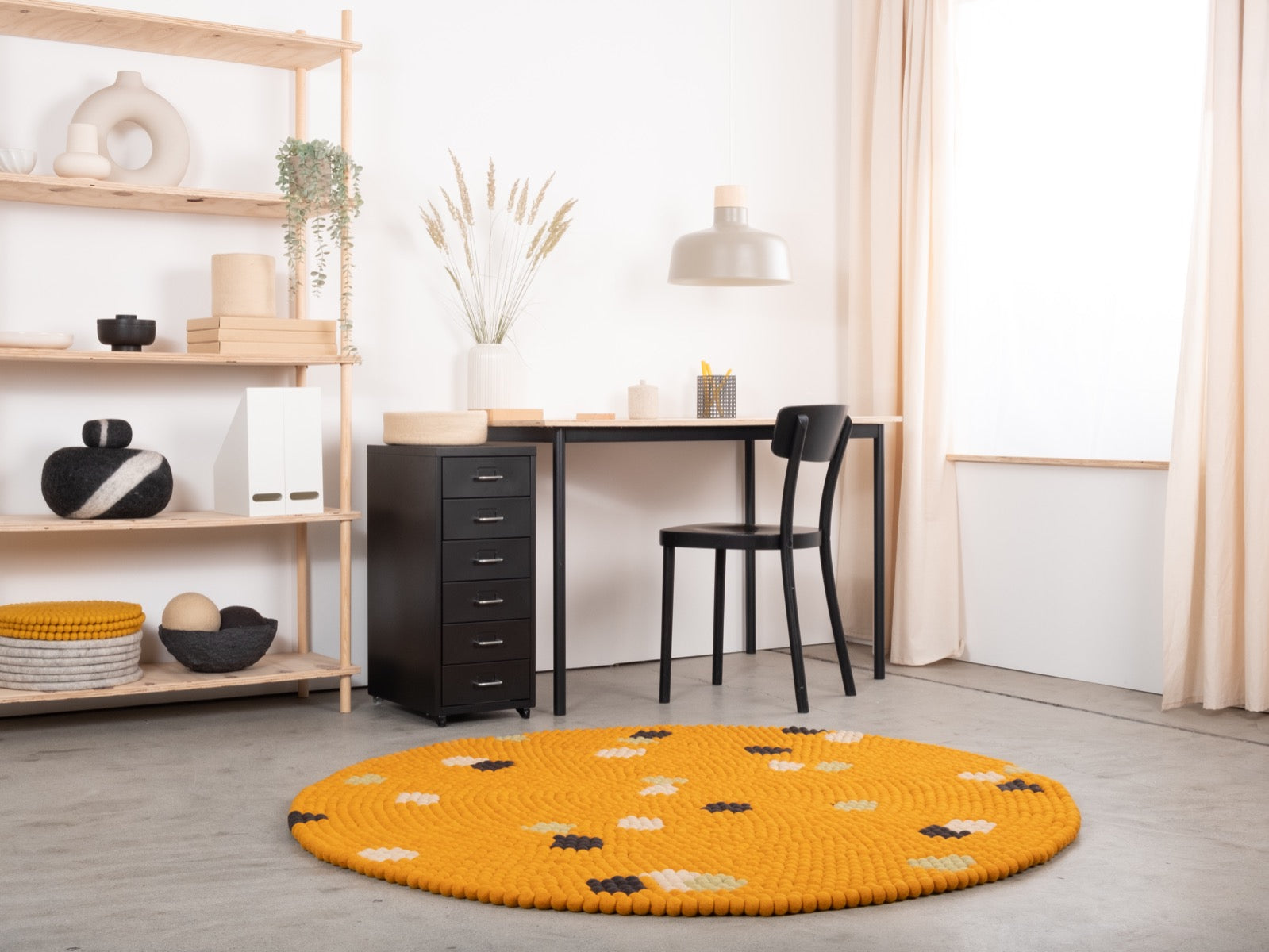 myfelt Terra Sun Filzkugelteppich Gelb rund Ø 50 cm