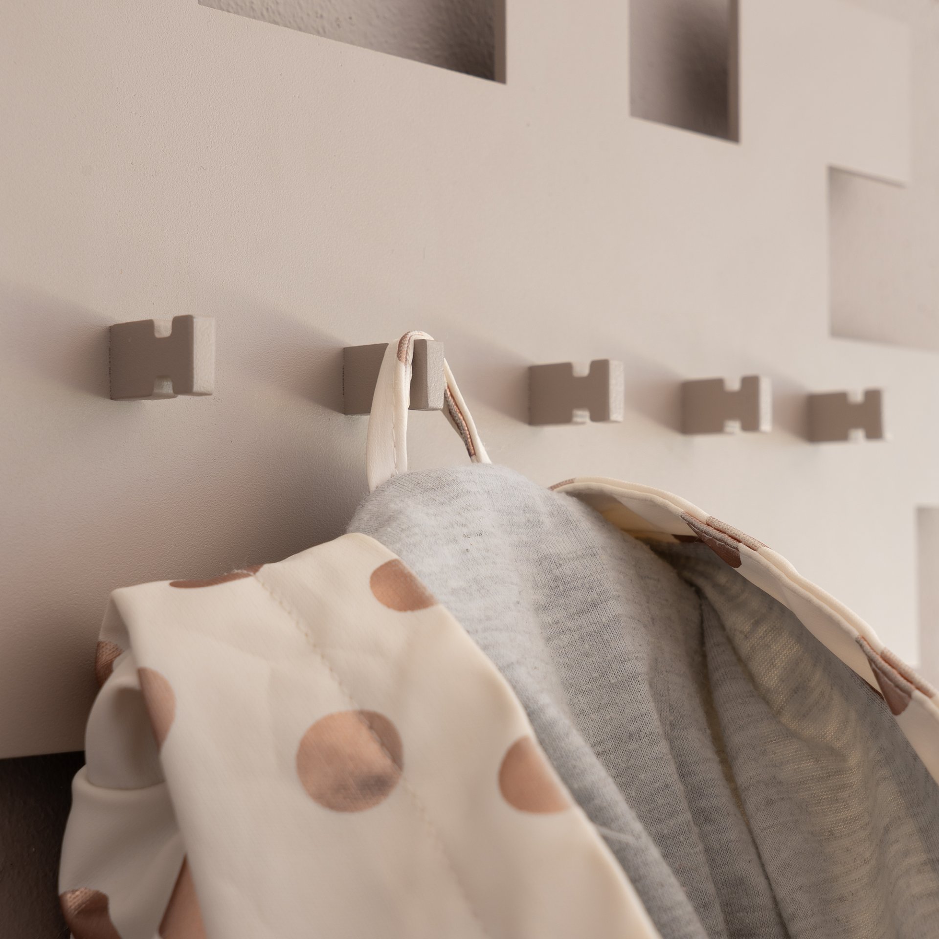 Spinder Design Garderobe Tetromino Silky Taupe