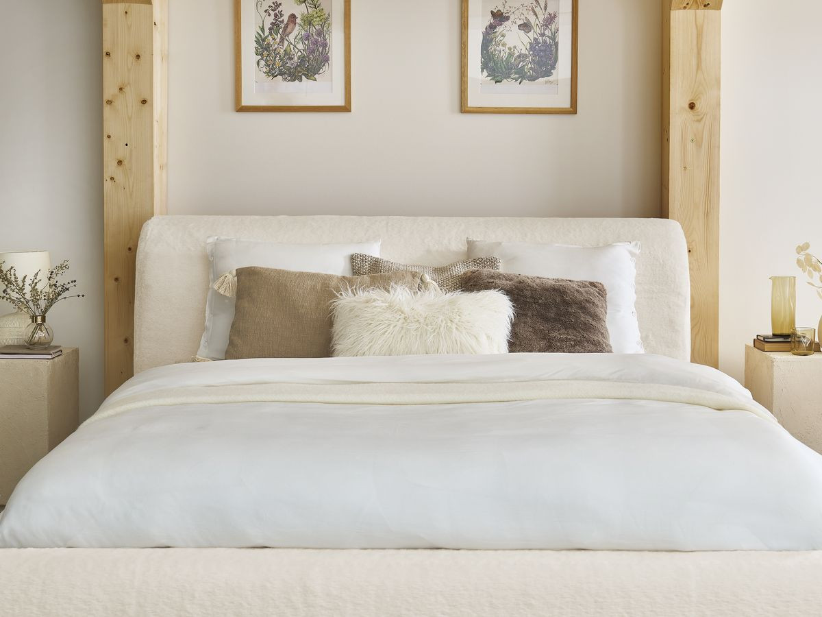 Bobochic Cervin Polsterbett mit Bettkasten Kunstfell Creme