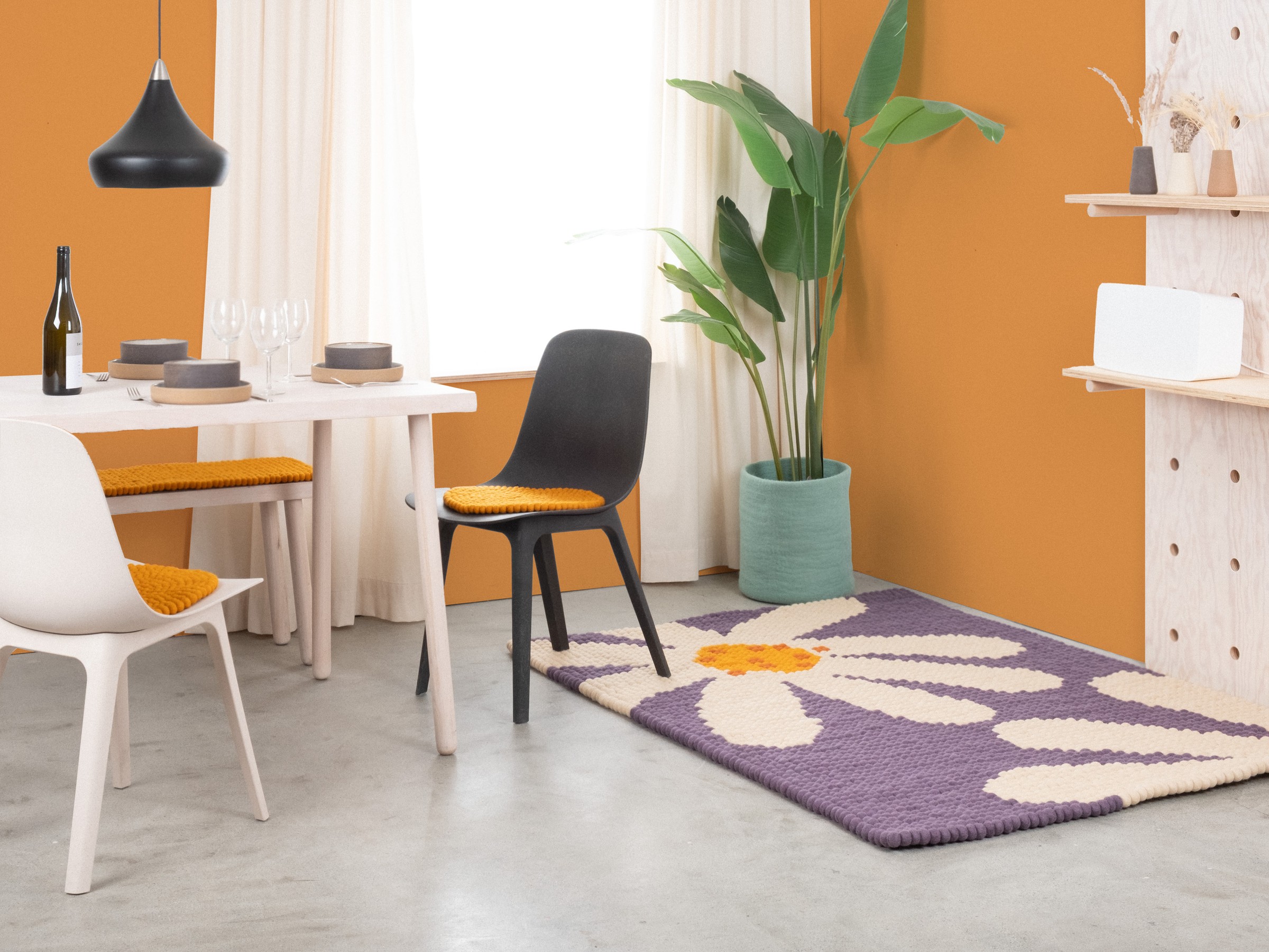 myfelt Daisy Filzkugelteppich Violett