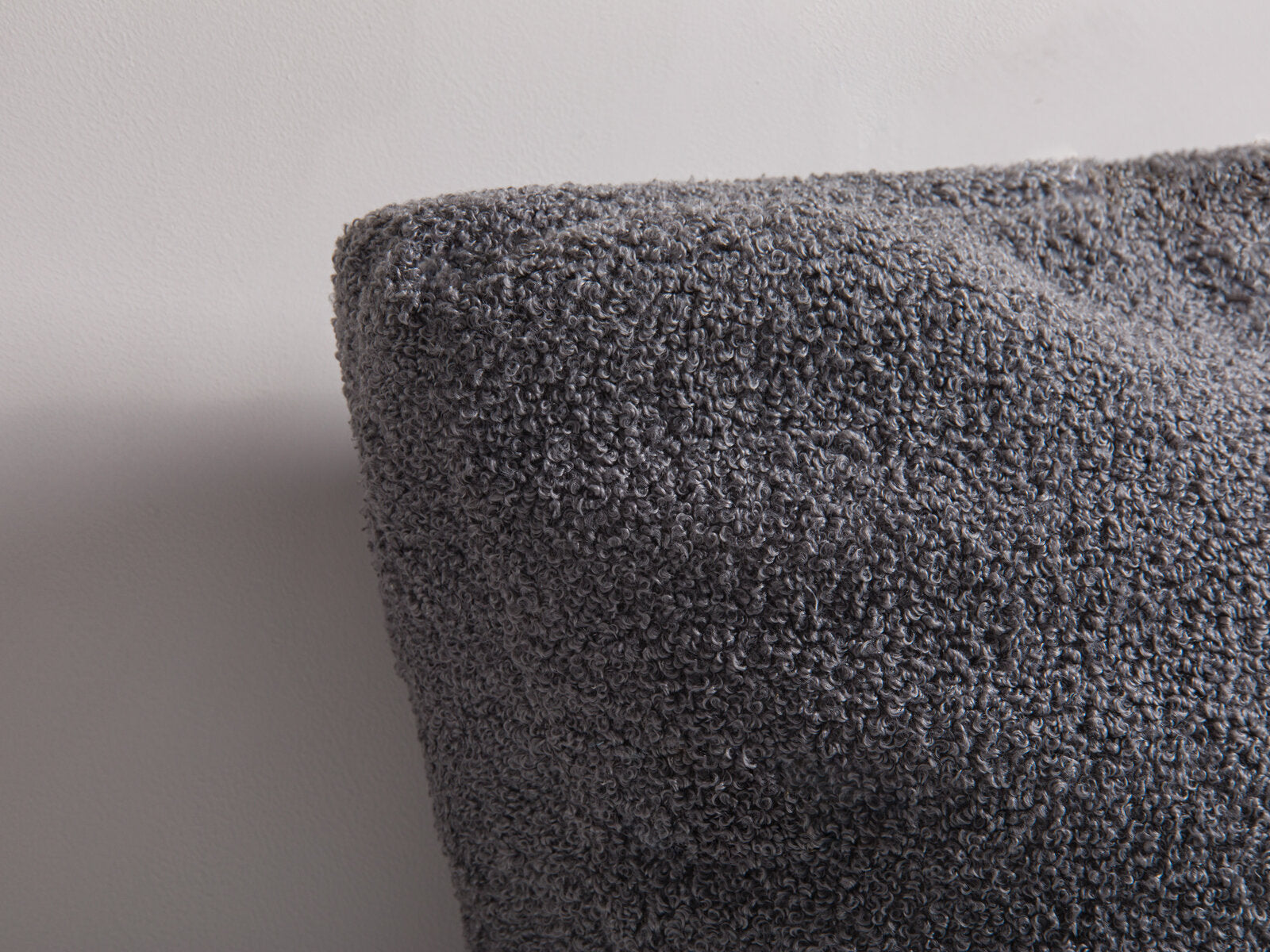 Micadoni Kissen Mono Boucle Grau