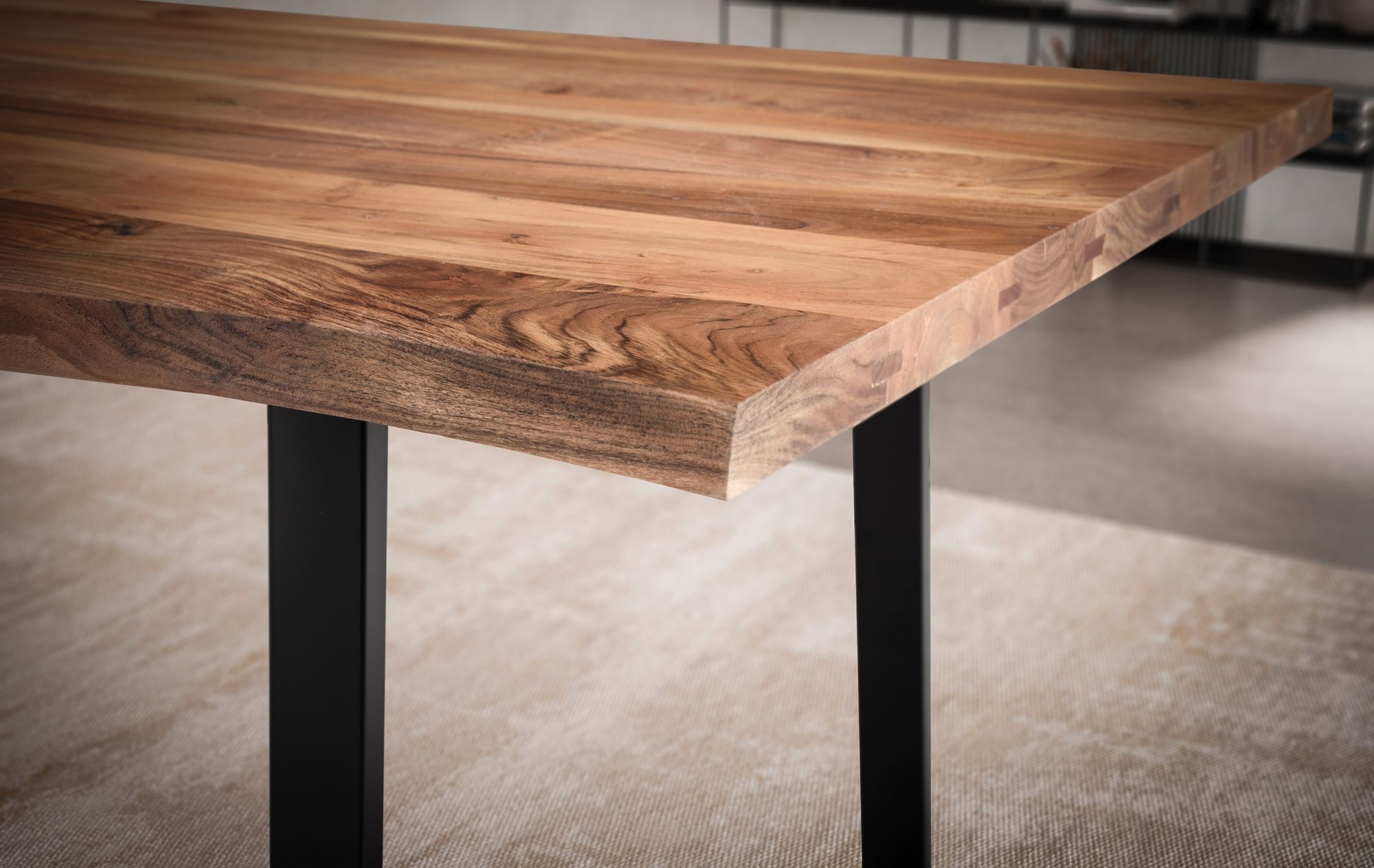 Baumkantentisch Kornsjo Akazie Massivholz 200 × 100 × 76 cm