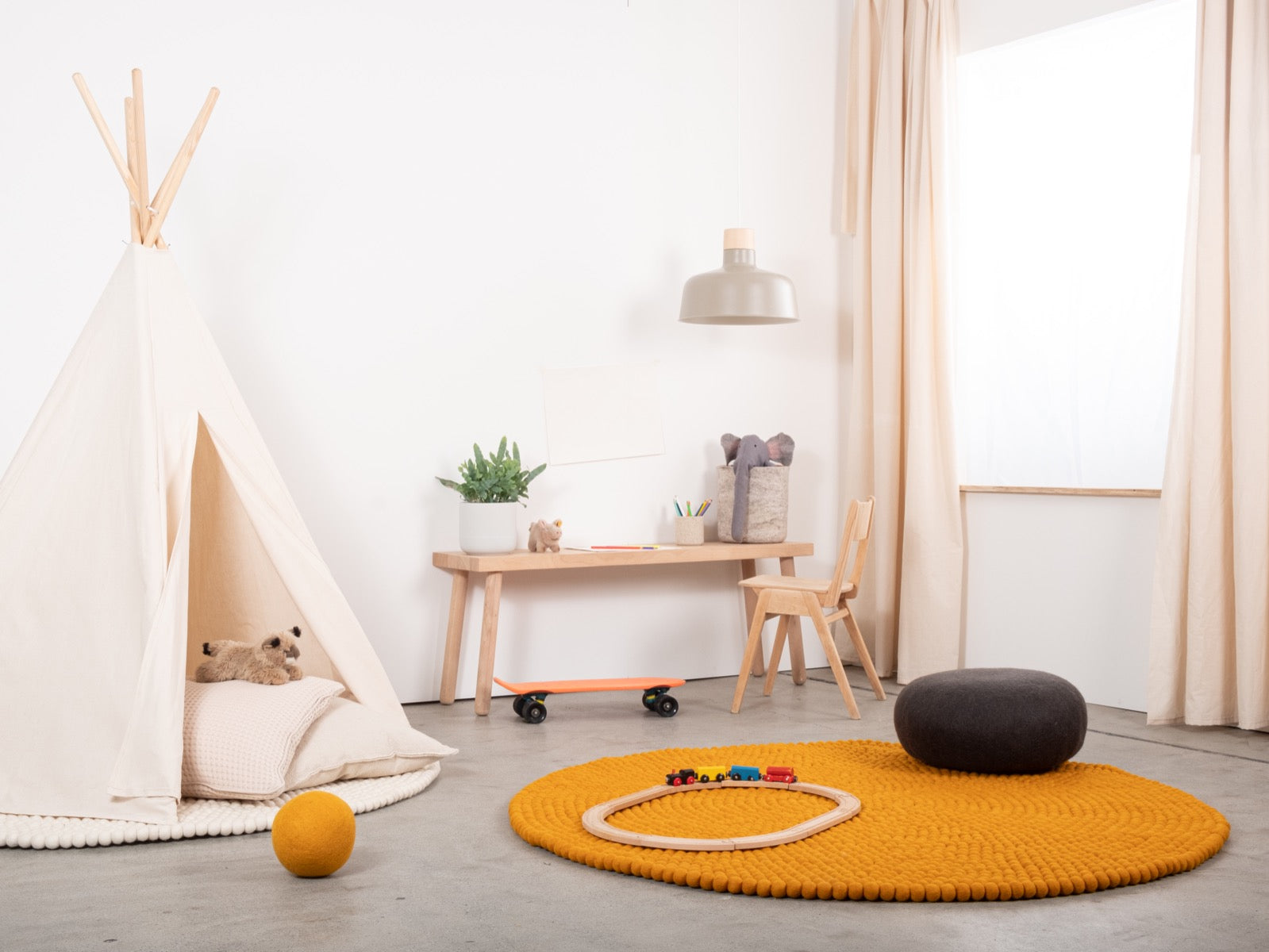 myfelt Risa Filzkugelteppich Ockergelb rund Ø 50 cm