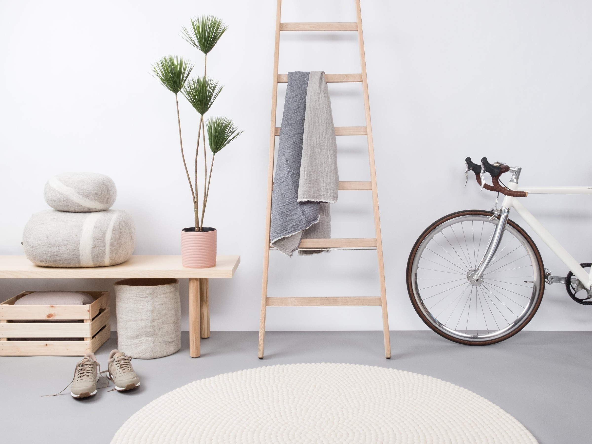 myfelt Linéa Filzkugelteppich Naturweiß rund Ø 90 cm