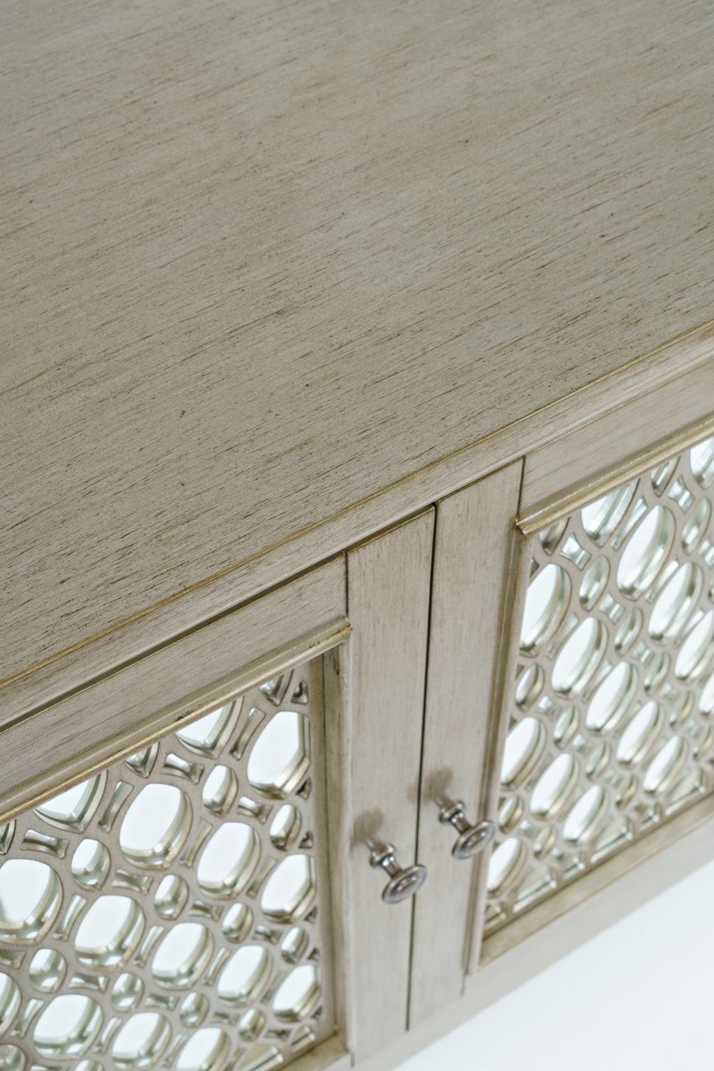 Livin Hill Kommode 3-türig Avola Gold, silberbraun AV2250-54