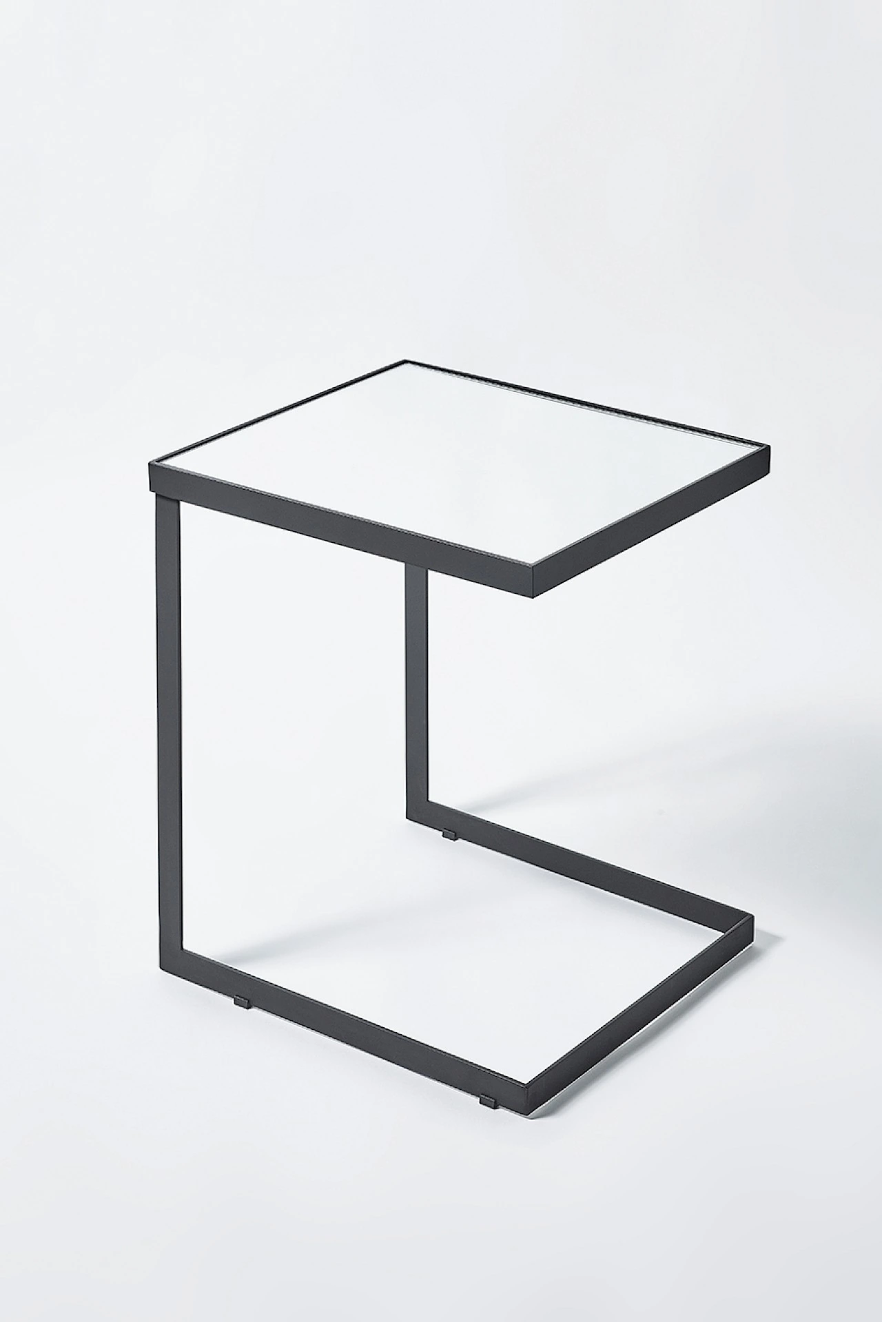 deKnudt Tablo Black Side Table – Produktansicht 1