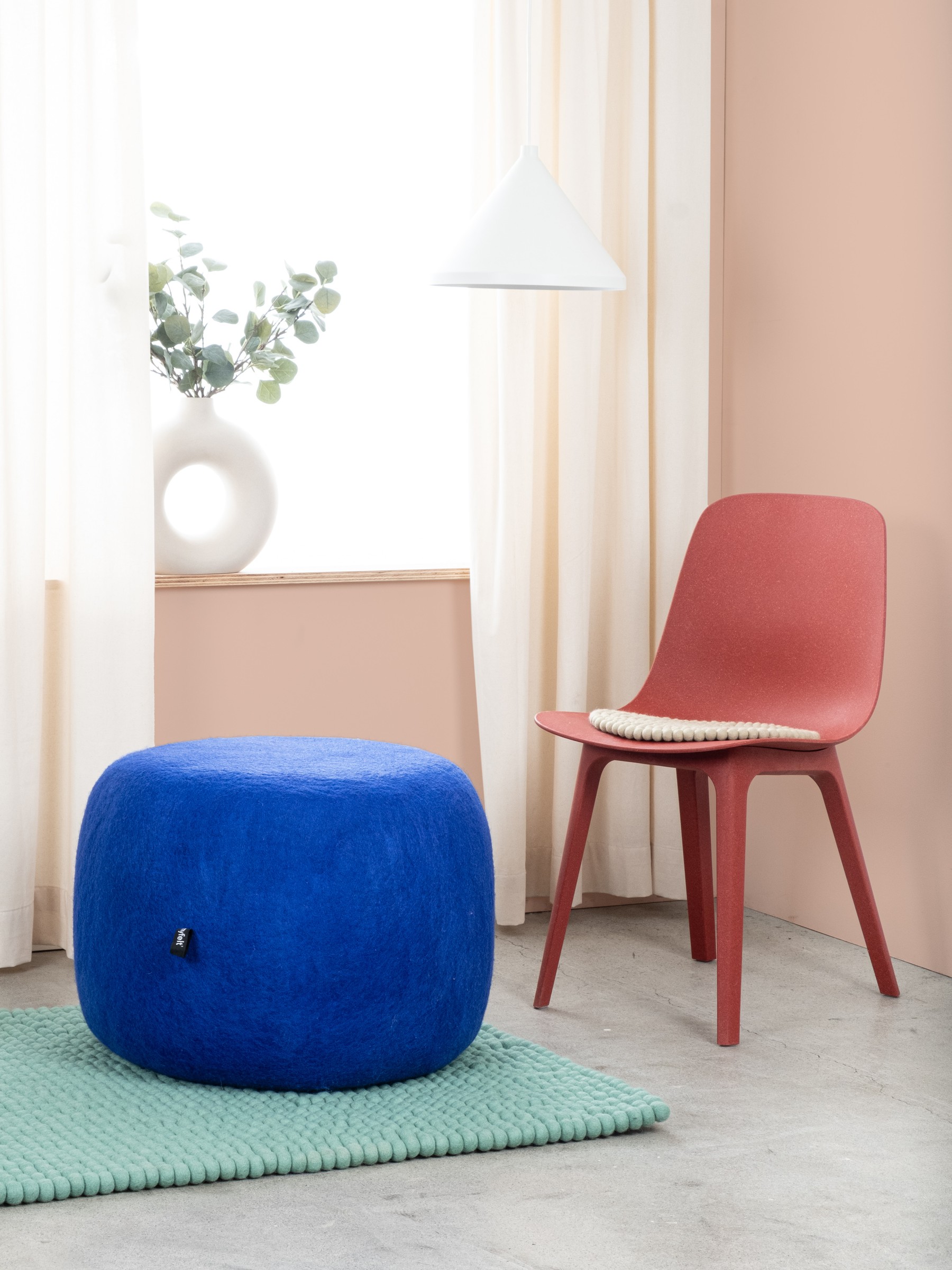 myfelt Isa Colour Pouf Royalblau Ø 48 x 18 cm