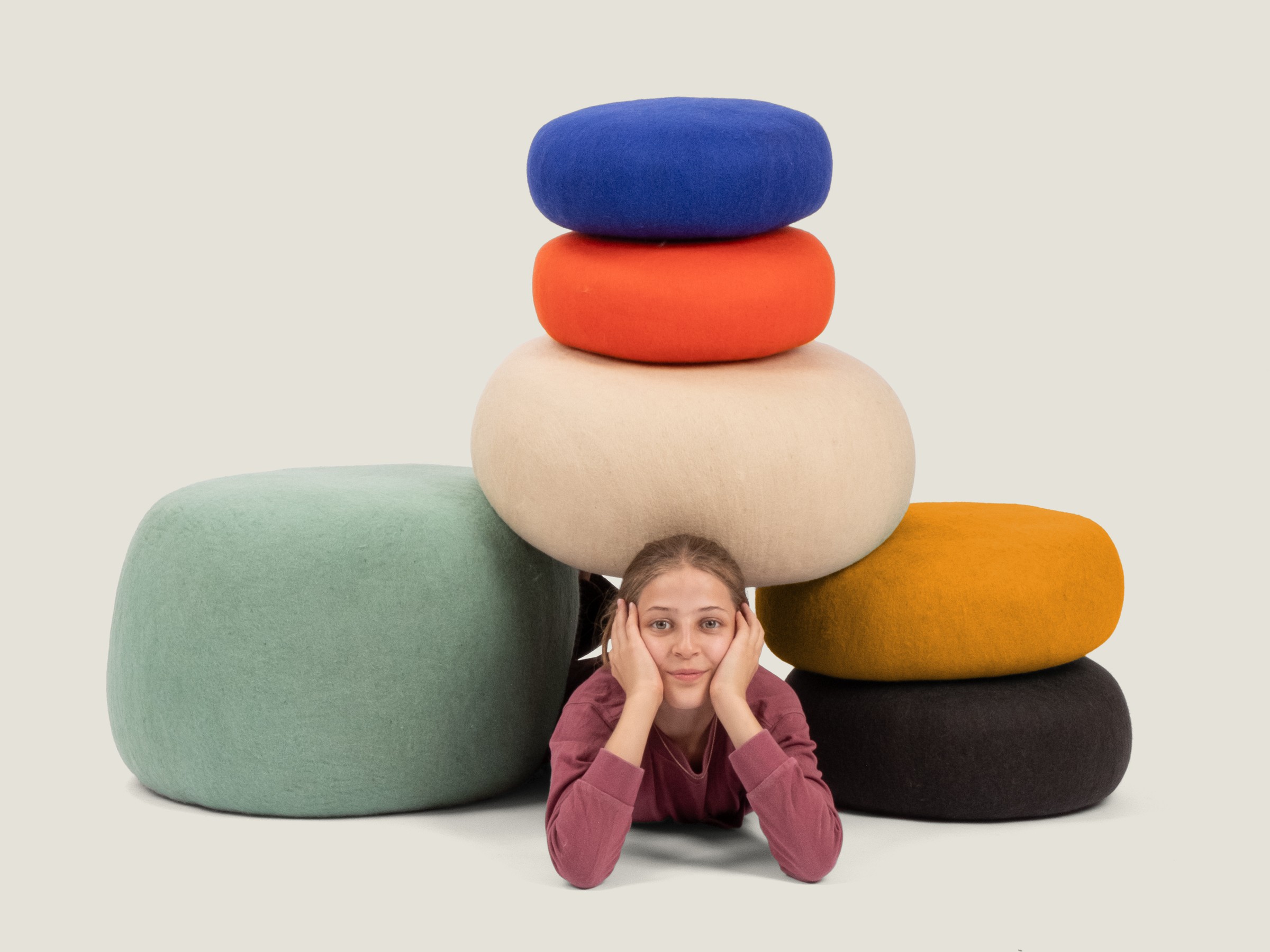 myfelt Isa Colour Pouf Royalblau Ø 48 x 18 cm