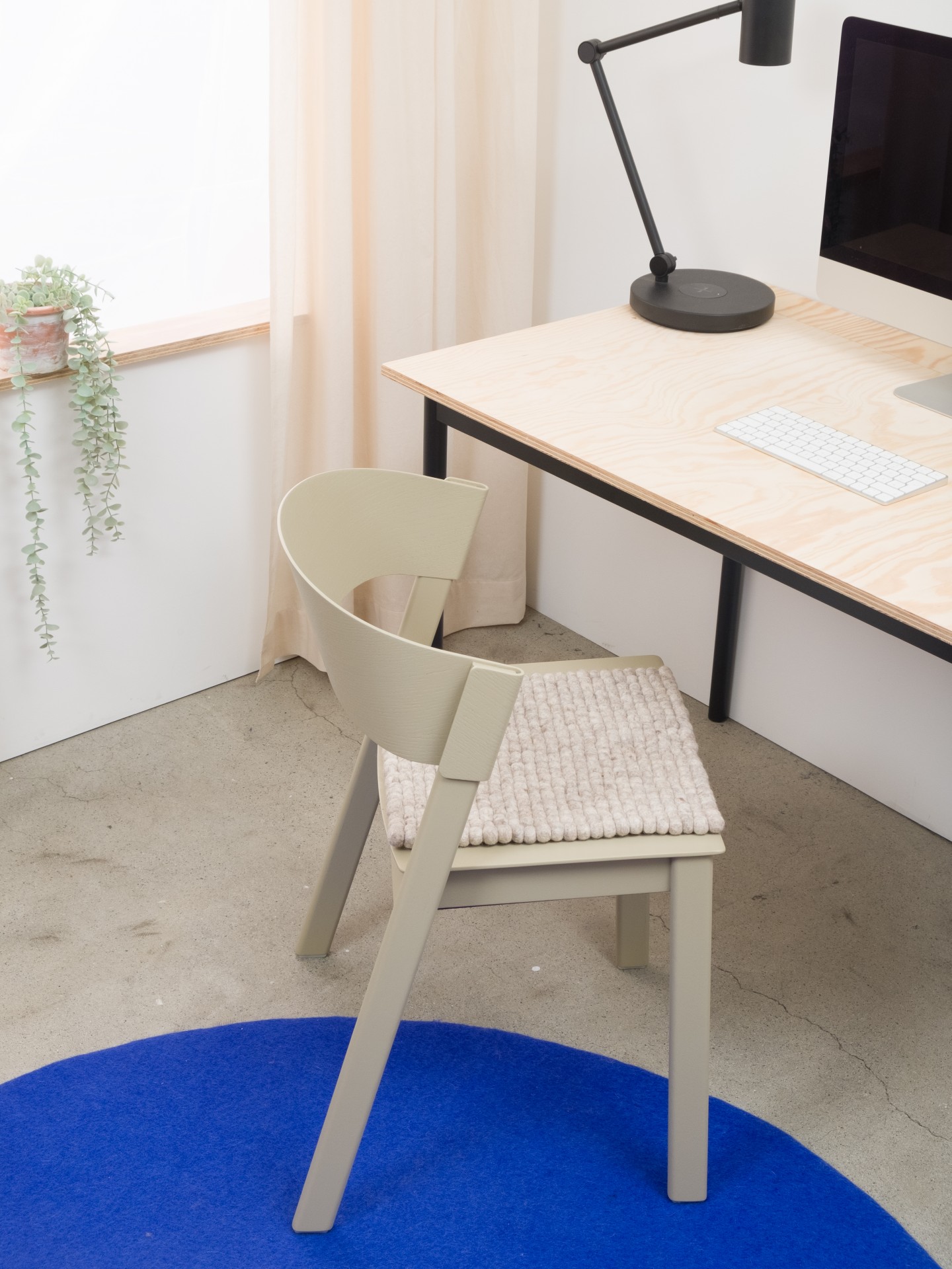 myfelt Bela - Filzkugel Sitzauflage quadratisch