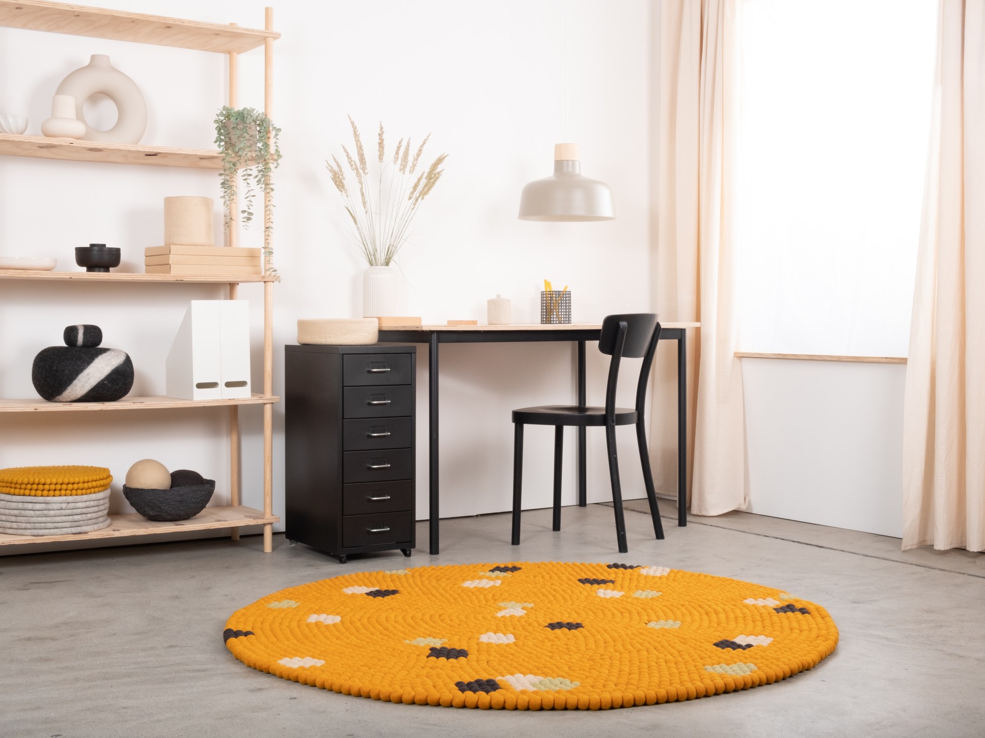 myfelt Terra Sun Filzkugelteppich Gelb rund Ø 50 cm