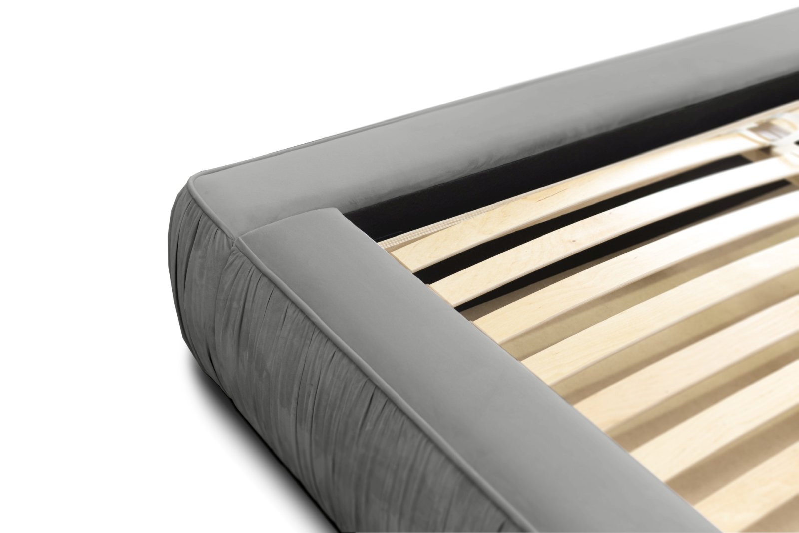 Polsterbett Beyond Samtstoff 140x200 mit Holzrahmen Riviera 91