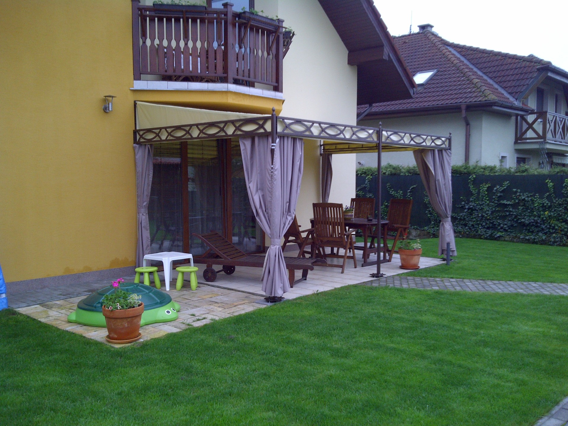 Pergola Mina