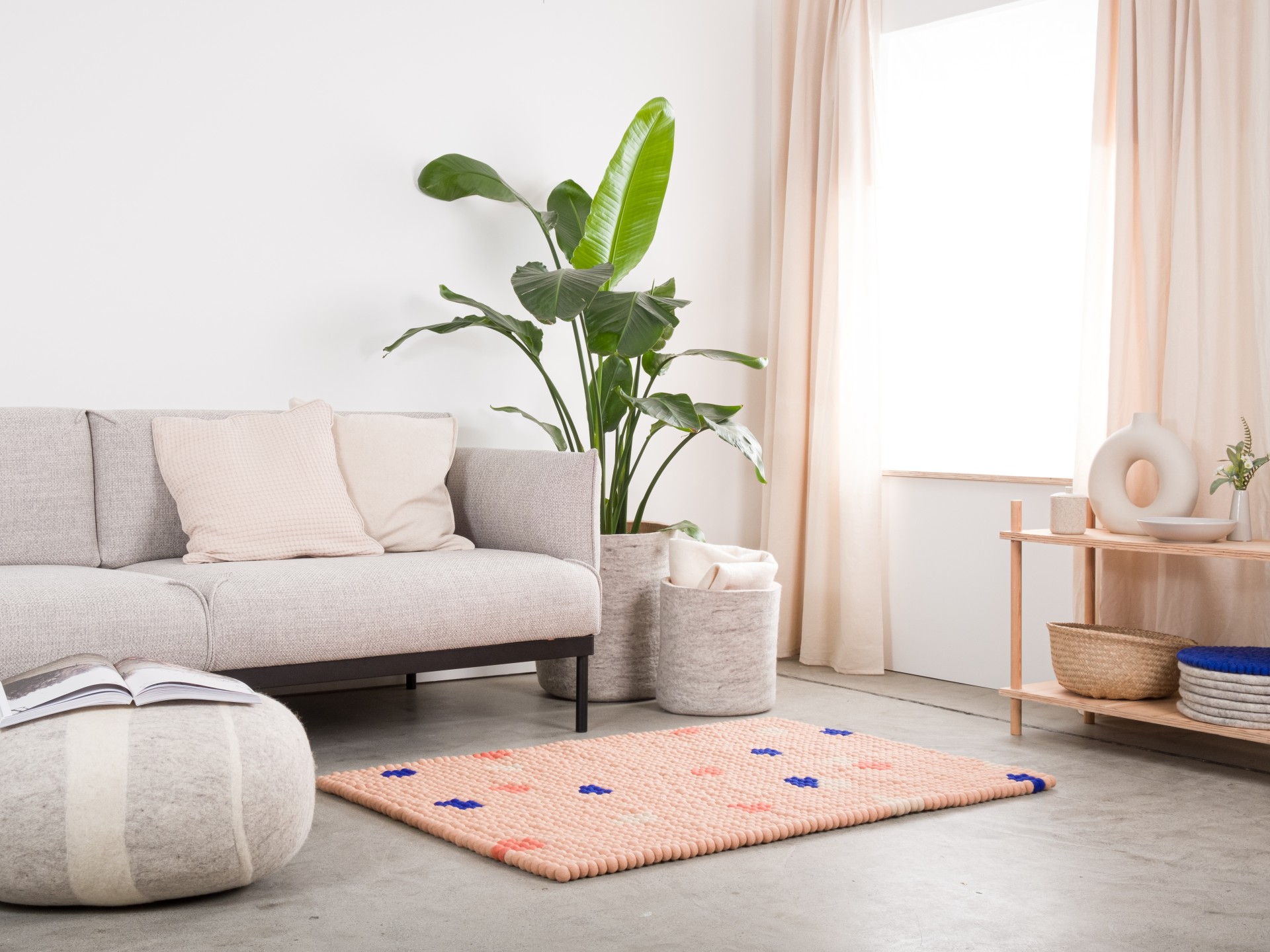 myfelt Terra Rose Filzkugelteppich - 120x170 cm