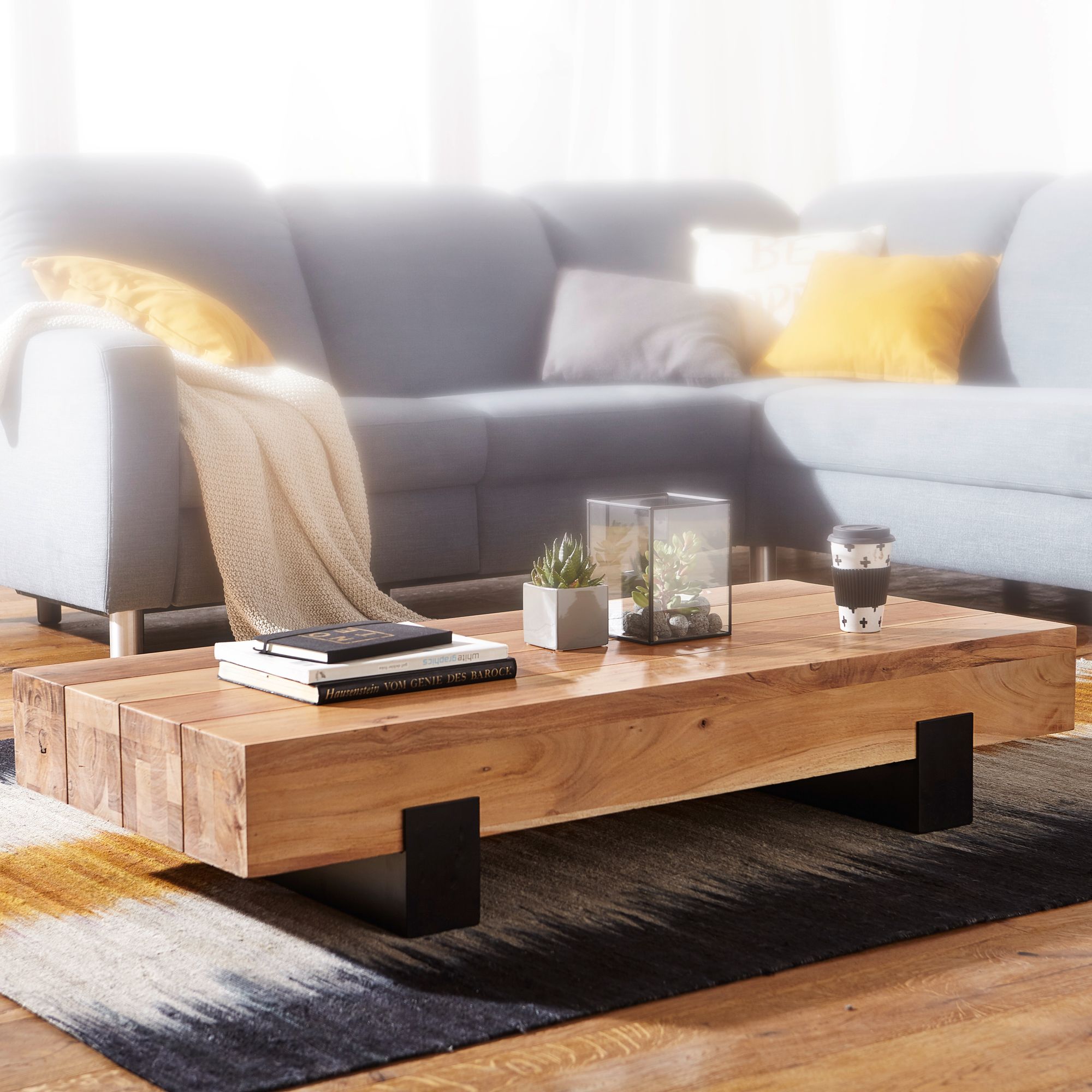 Couchtisch Bredebro Akazie Massivholz 130 × 59 × 25 cm