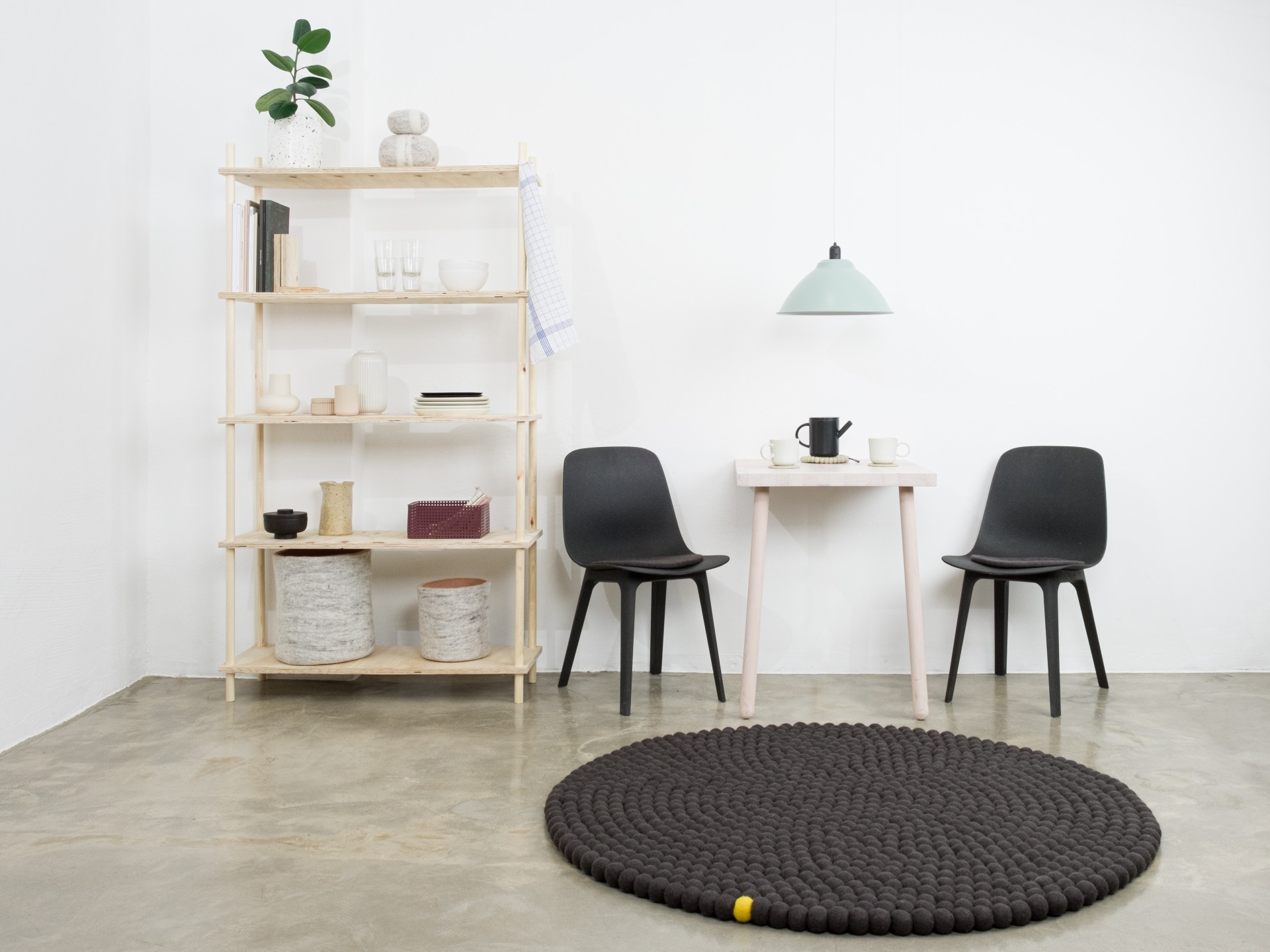 myfelt Big One Filzkugelteppich Anthrazit rund Ø 50 cm