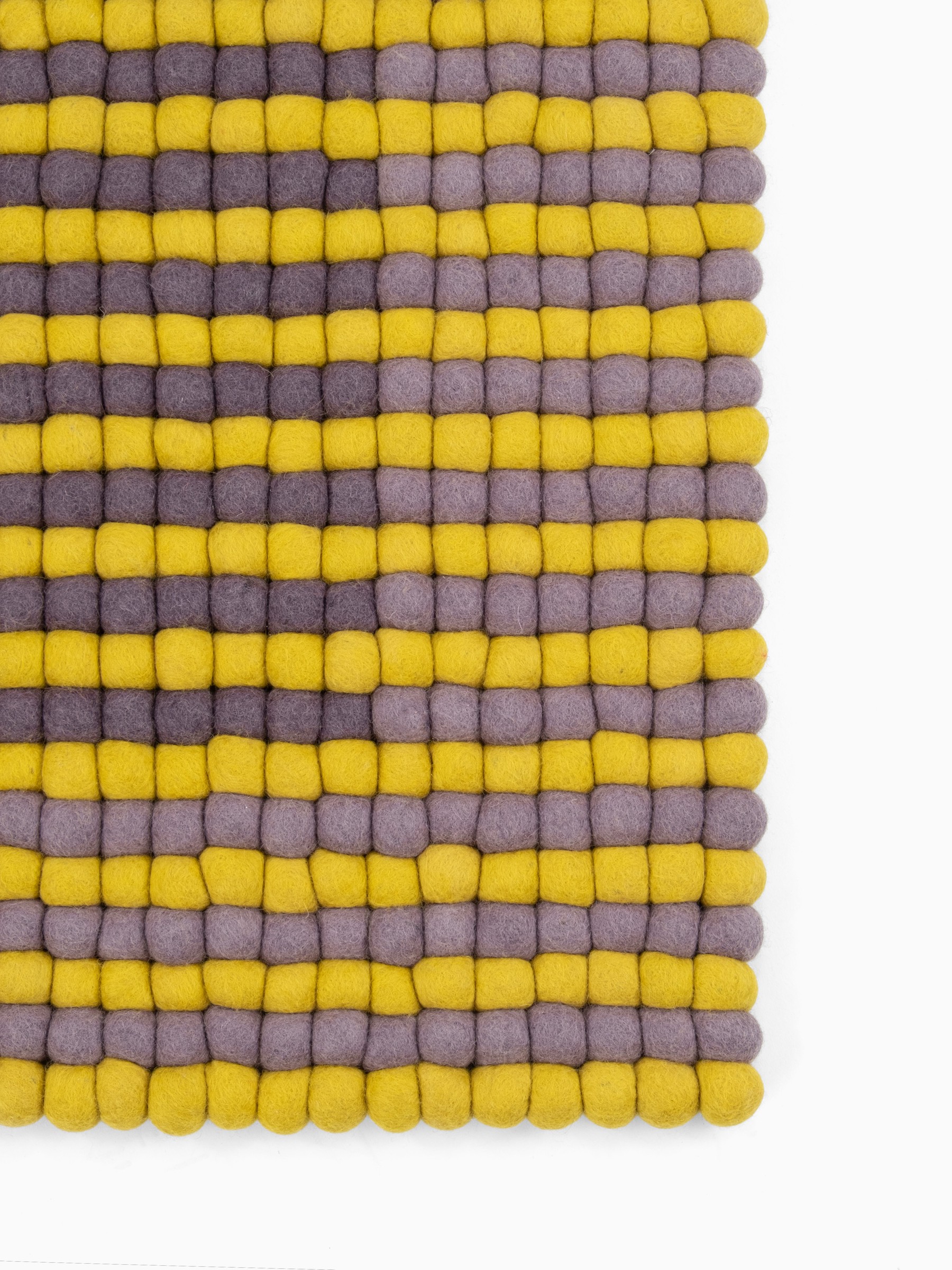 myfelt Provence Filzkugelteppich Flieder rechteckig 70 x 100 cm