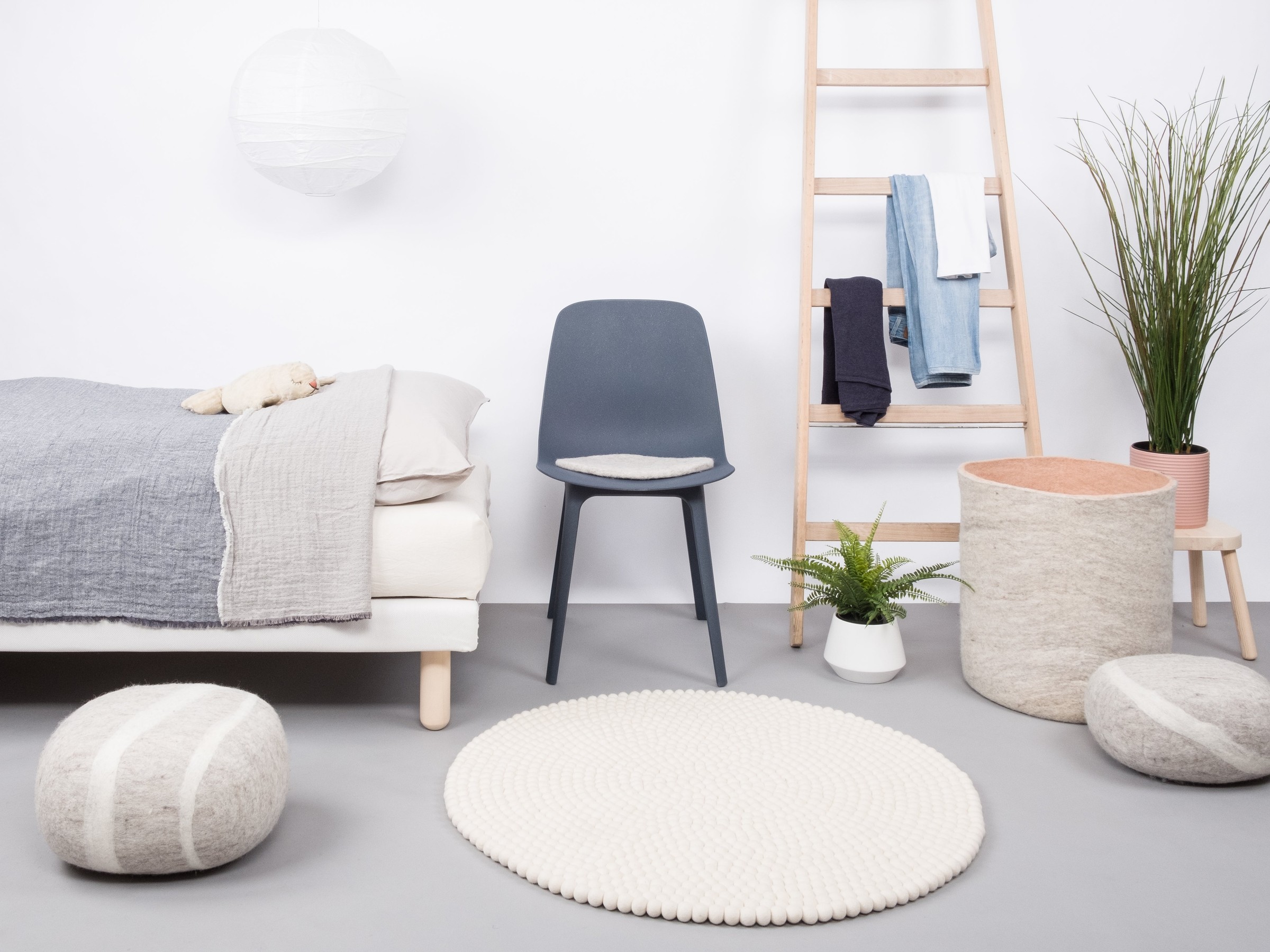 myfelt Linéa Filzkugelteppich Naturweiß rund Ø 90 cm