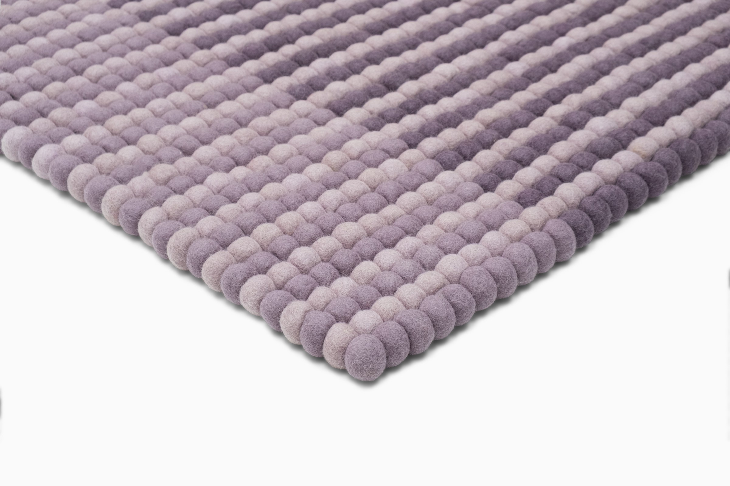 myfelt Fade Filzkugelteppich Flieder rechteckig 70 x 100 cm