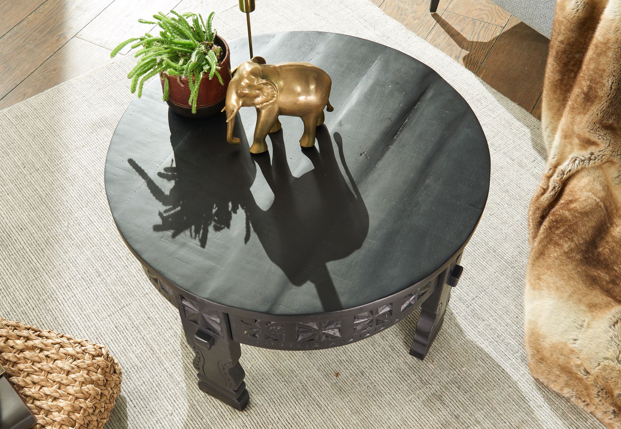 Couchtisch Adaldalur Mango Massivholz Schwarz Ø 60 cm