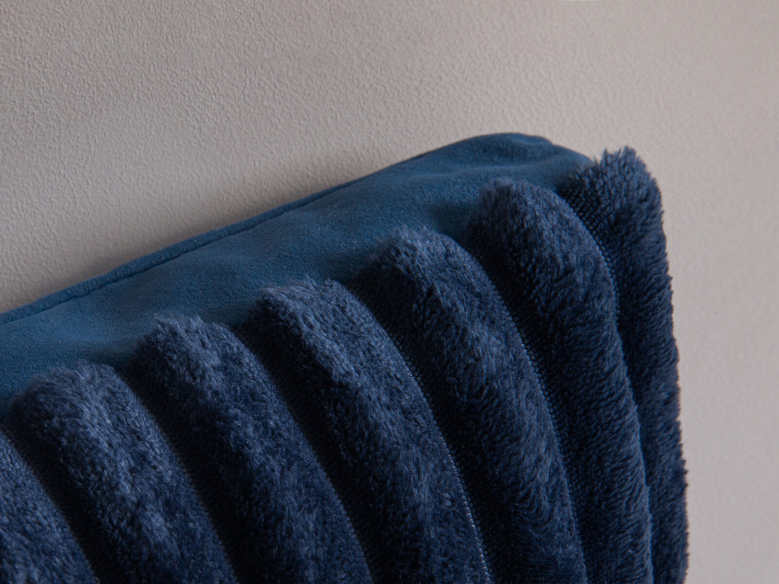 Micadoni Kissen Stripy Kord, Samt Marineblau, Blau
