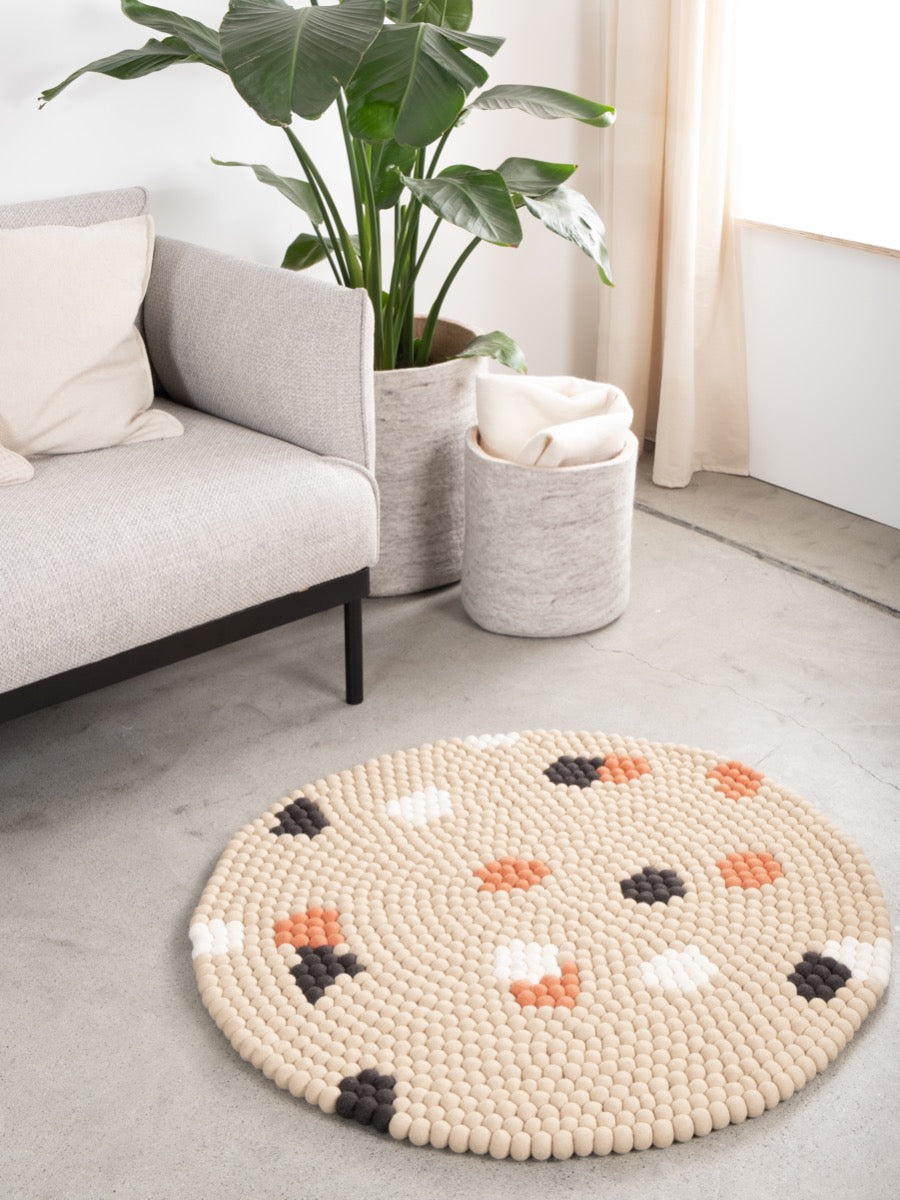 myfelt Terra Sand Filzkugelteppich Beige rund Ø 50 cm