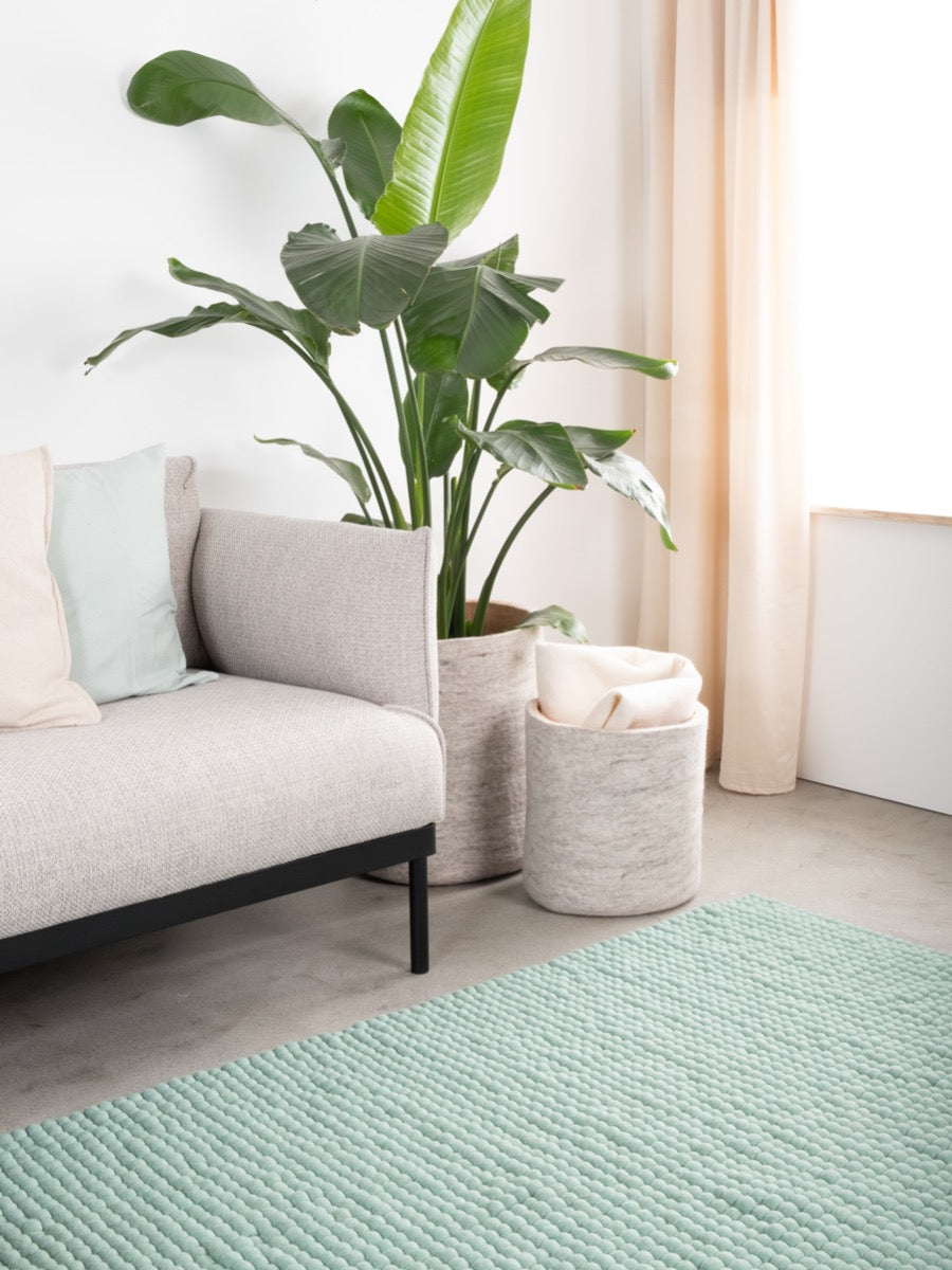 myfelt Fine Filzkugelteppich Türkis rechteckig 90 x 130 cm